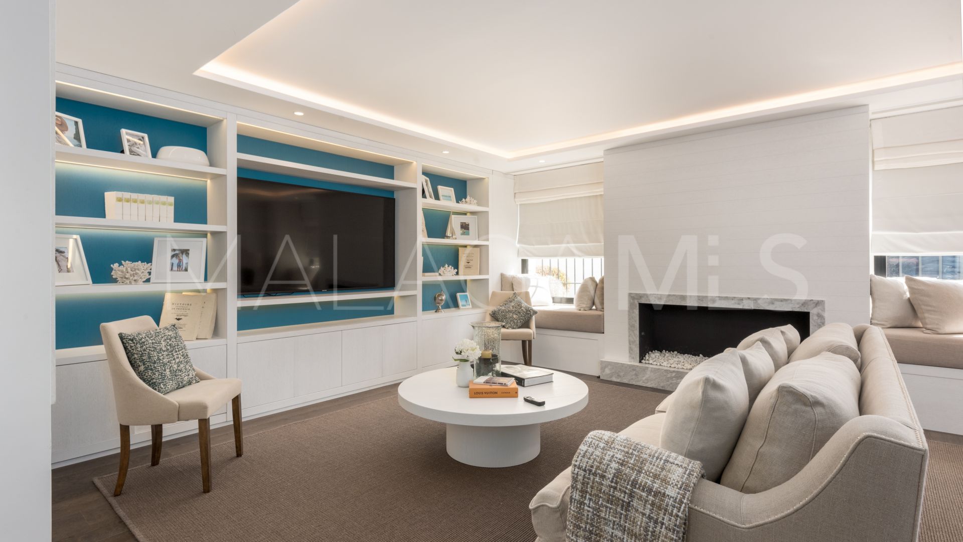 Villa for sale in Nueva Andalucia