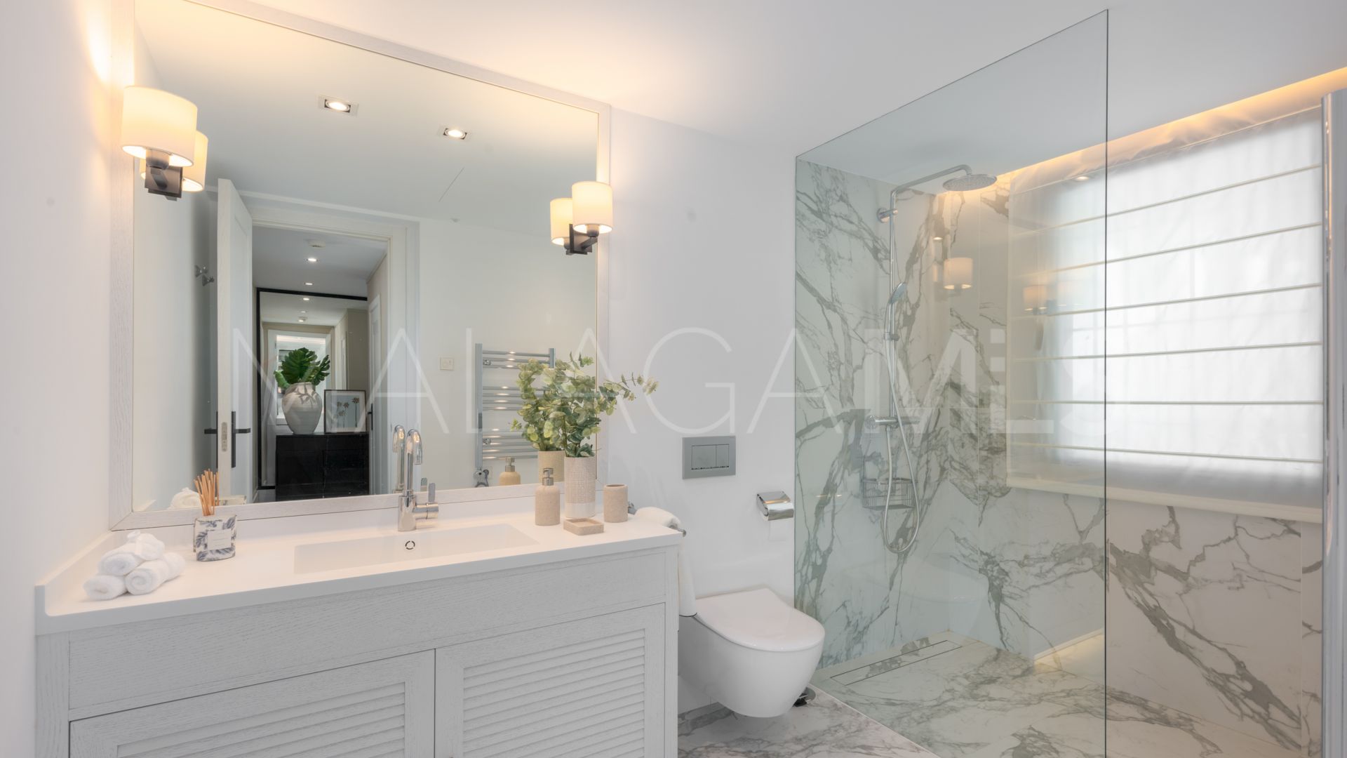 Villa for sale in Nueva Andalucia