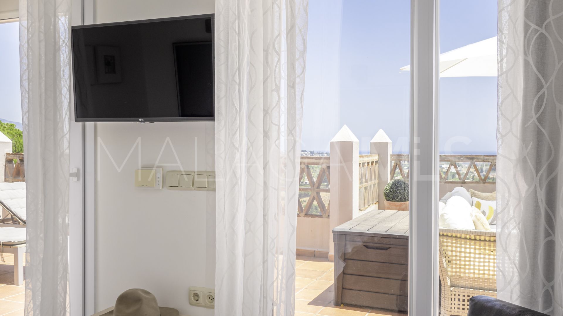 For sale Los Almendros penthouse with 2 bedrooms