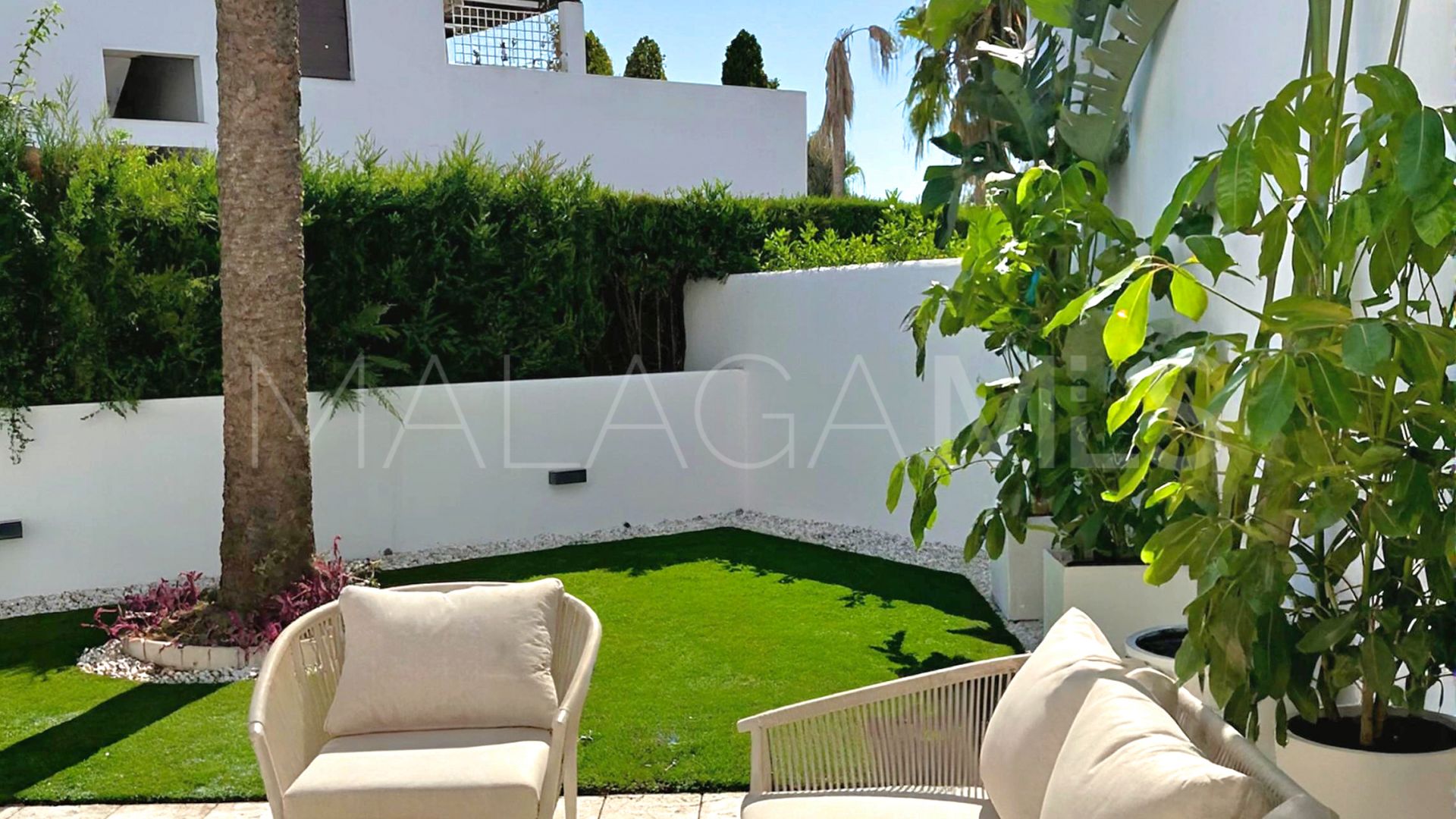 Ground floor apartment with 3 bedrooms for sale in Jardines de Andalucia