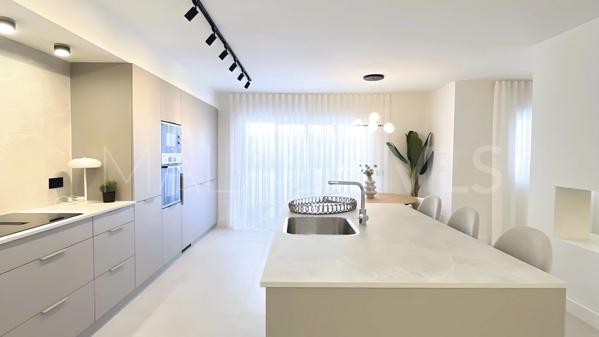 Ground floor apartment with 3 bedrooms for sale in Jardines de Andalucia