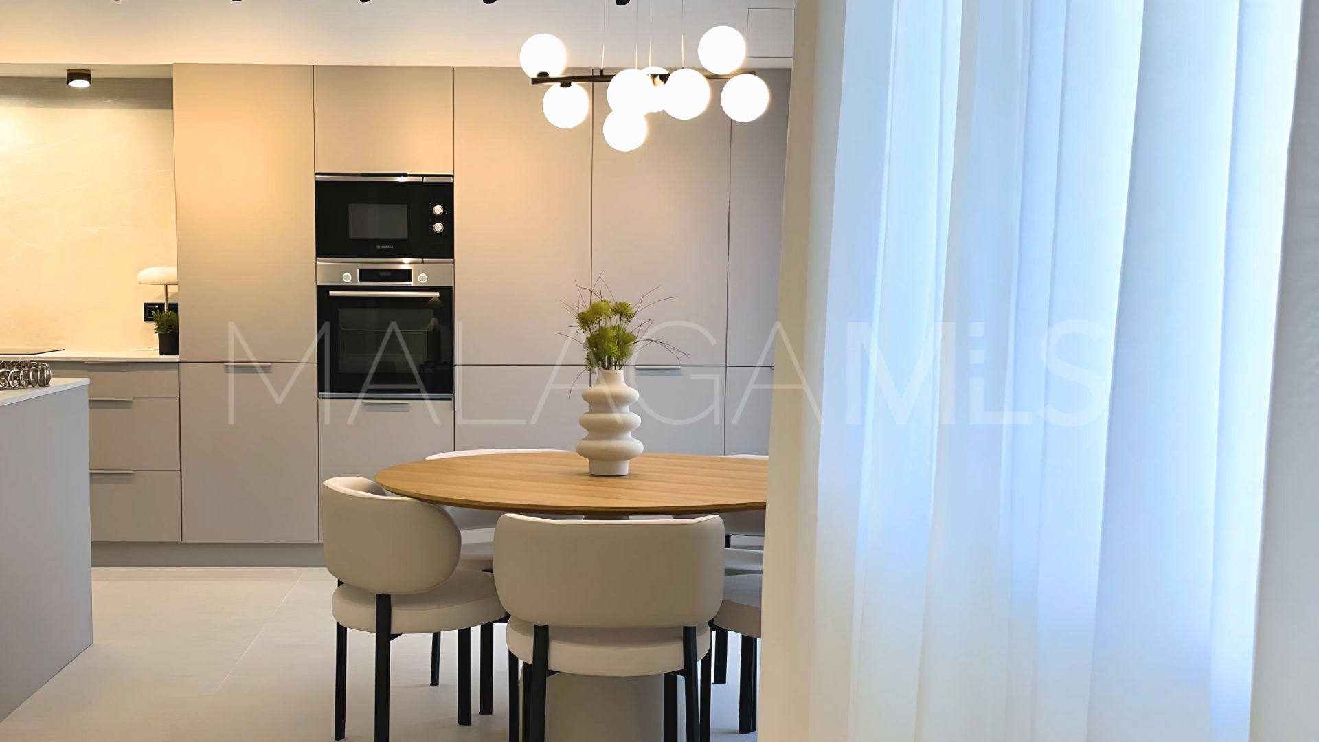 Ground floor apartment with 3 bedrooms for sale in Jardines de Andalucia
