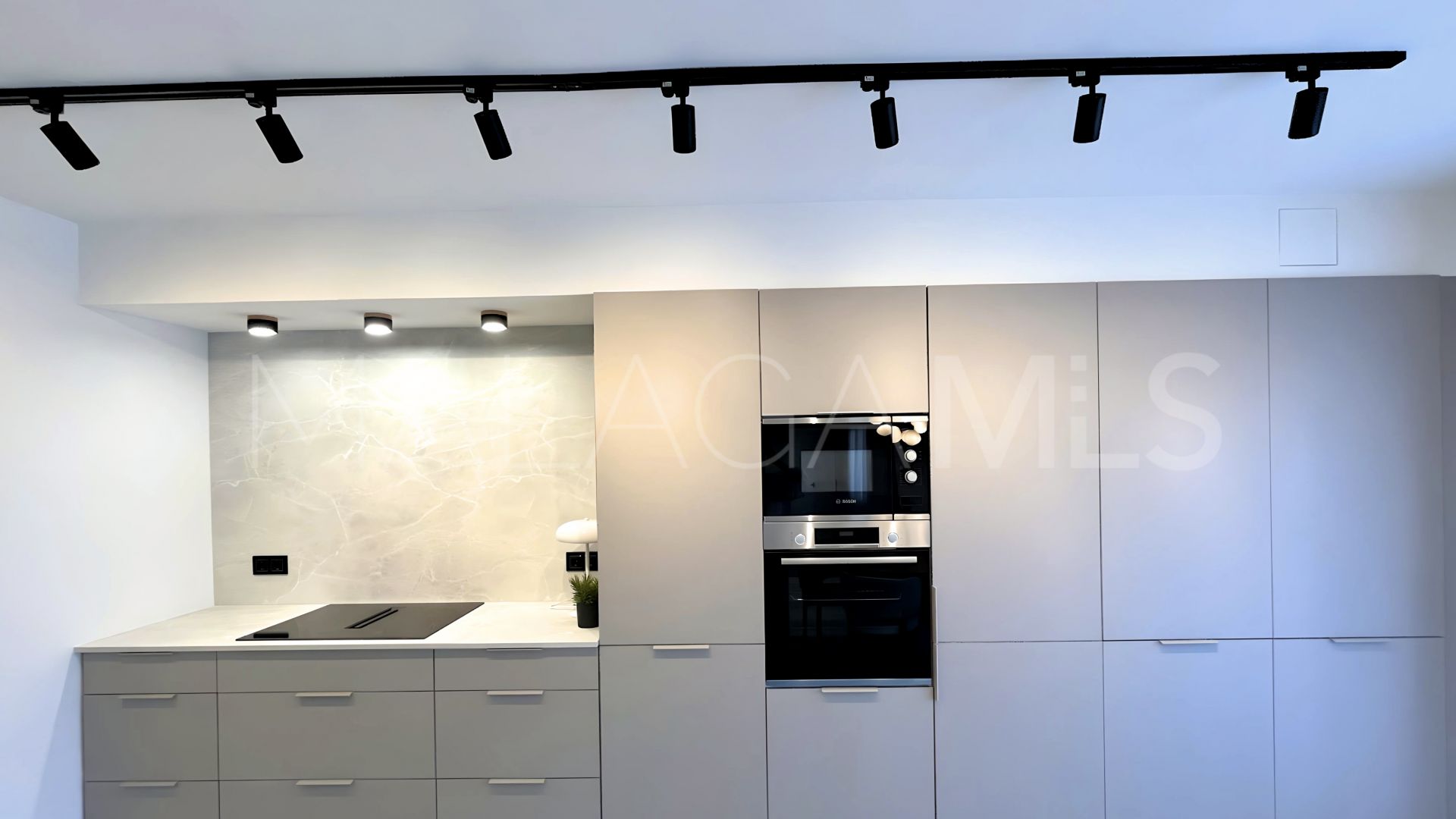 Ground floor apartment with 3 bedrooms for sale in Jardines de Andalucia