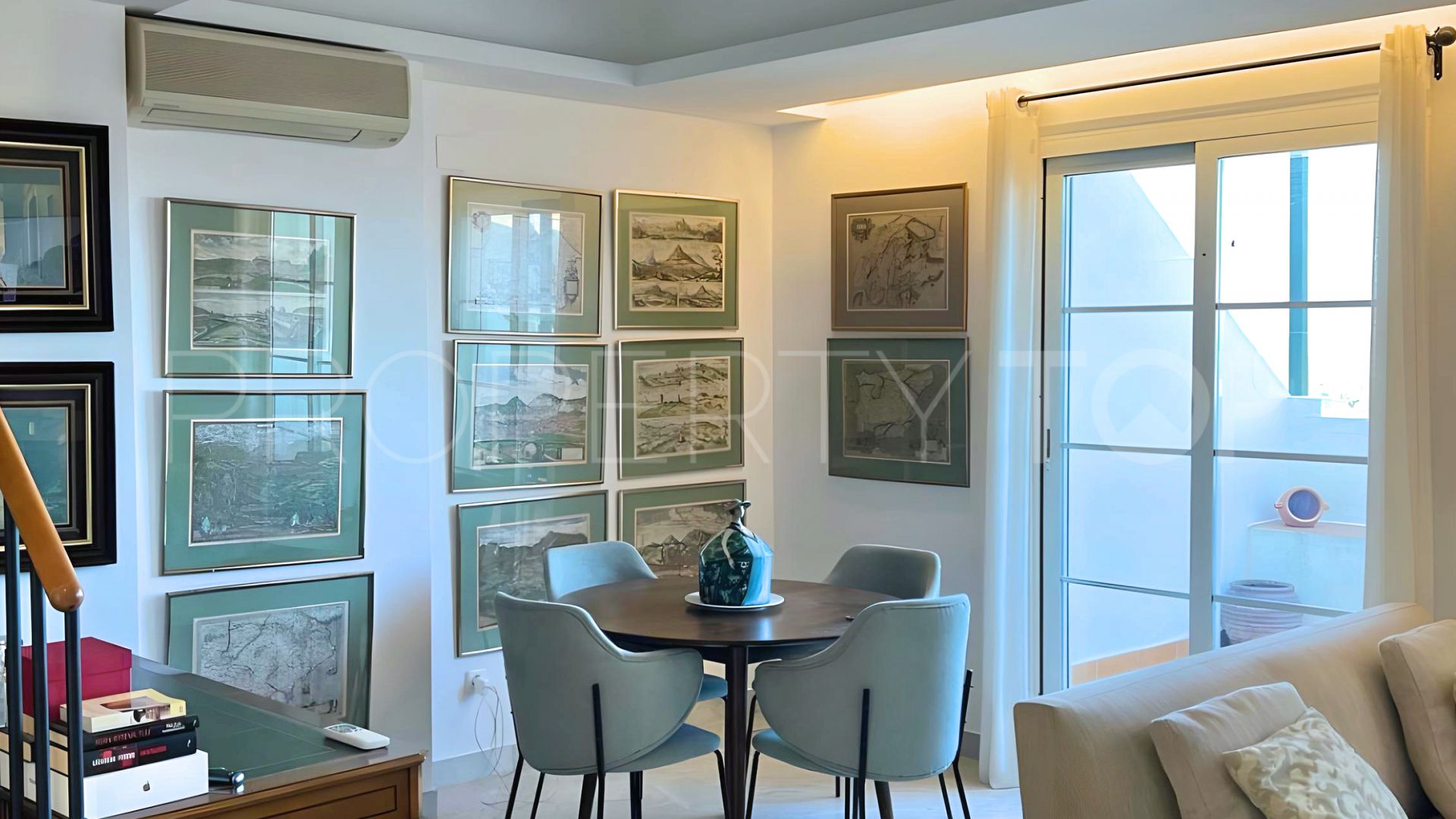 Buy duplex penthouse with 2 bedrooms in Señorio de Aloha