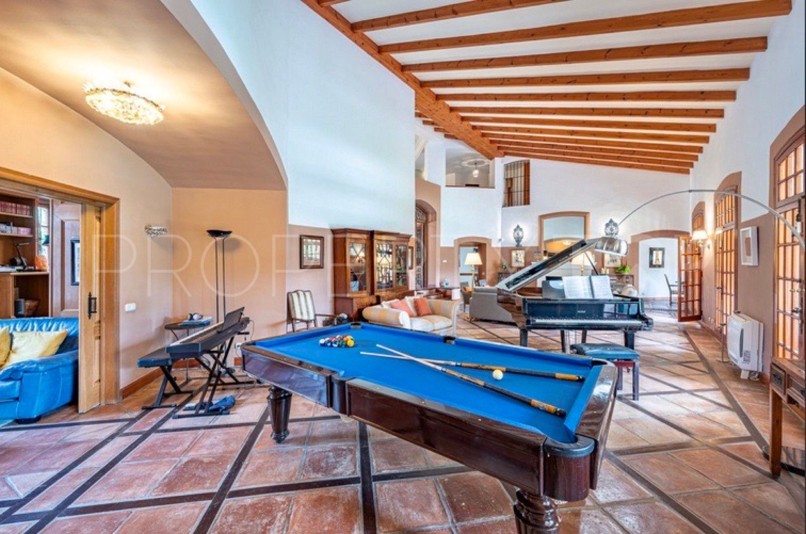 For sale villa in El Paraiso