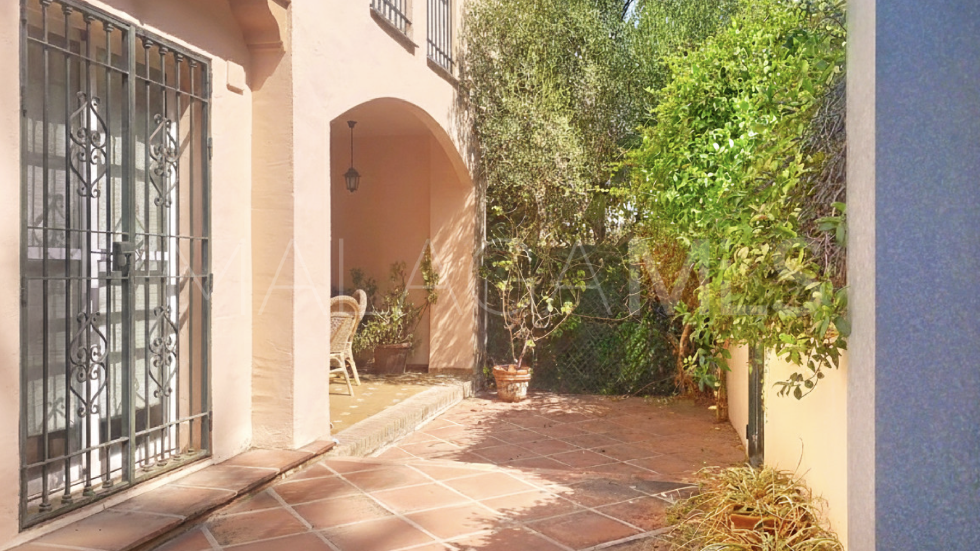 Doppelhaushälfte for sale in Guadalmina Alta