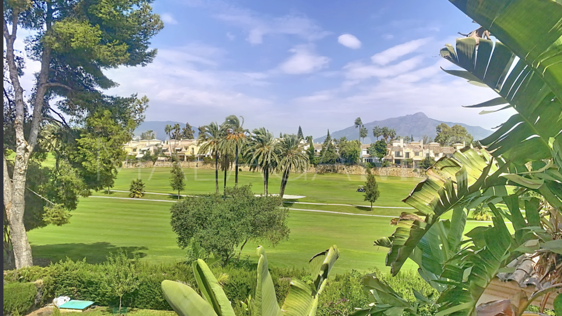 Doppelhaushälfte for sale in Guadalmina Alta