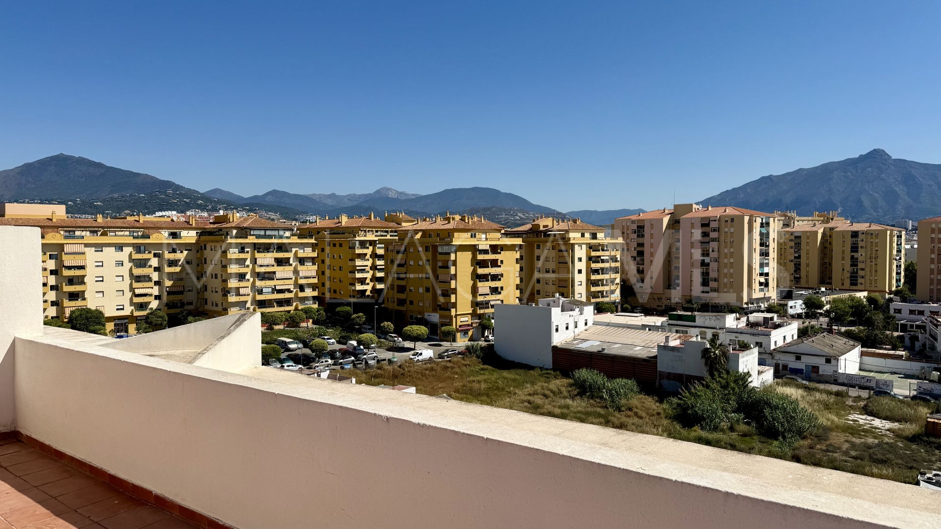 Duplex penthouse for sale in San Pedro de Alcantara with 3 bedrooms