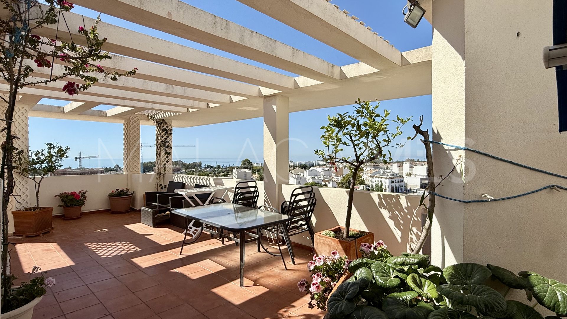 Duplex penthouse for sale in San Pedro de Alcantara with 3 bedrooms