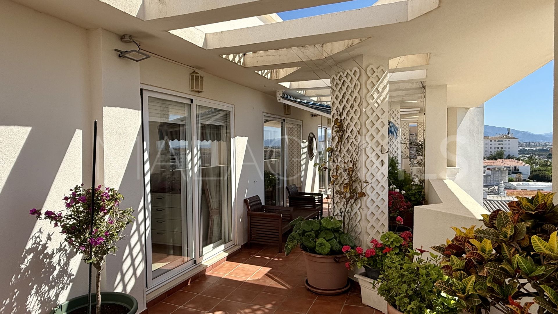 Duplex penthouse for sale in San Pedro de Alcantara with 3 bedrooms