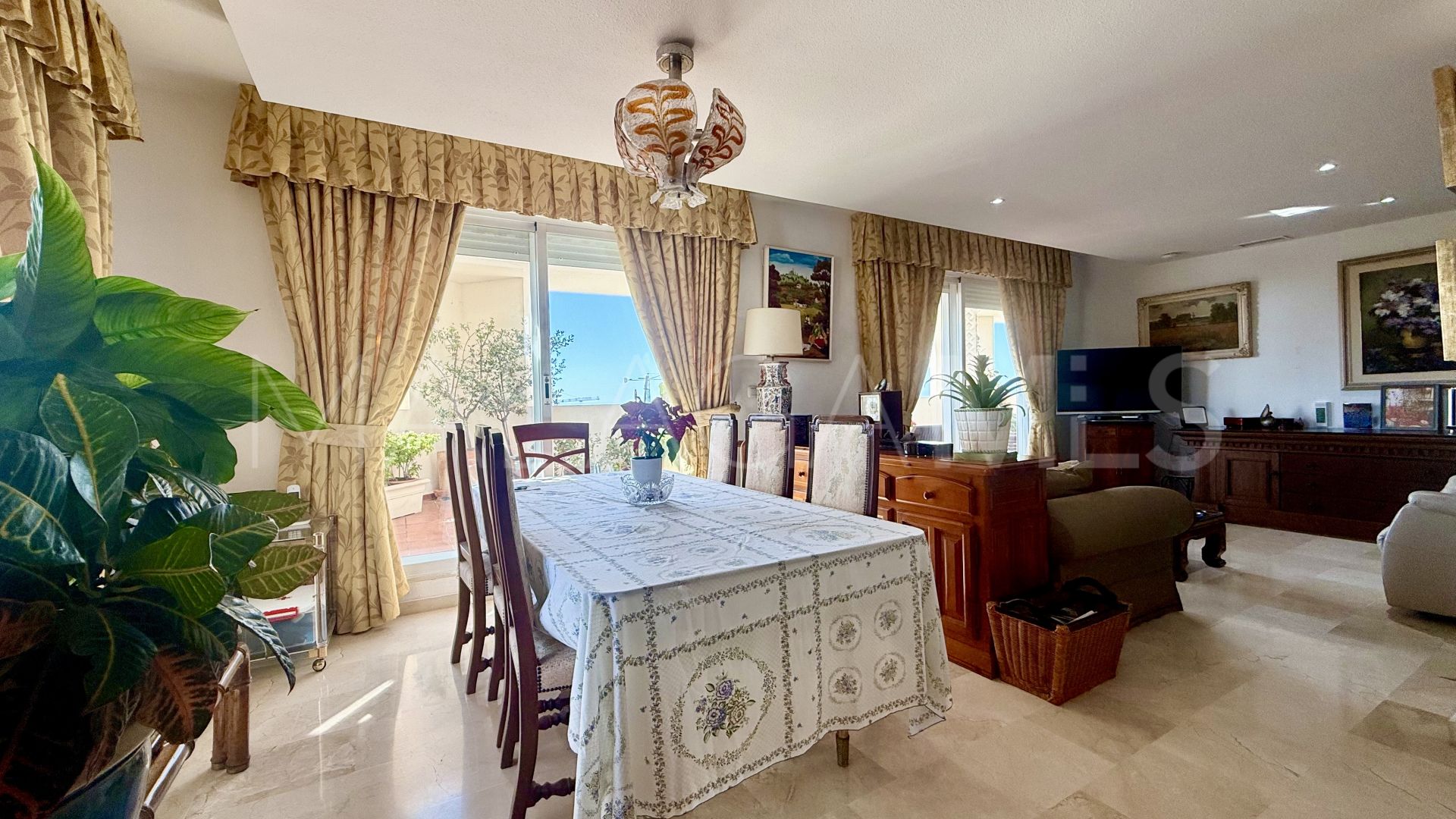 Duplex penthouse for sale in San Pedro de Alcantara with 3 bedrooms