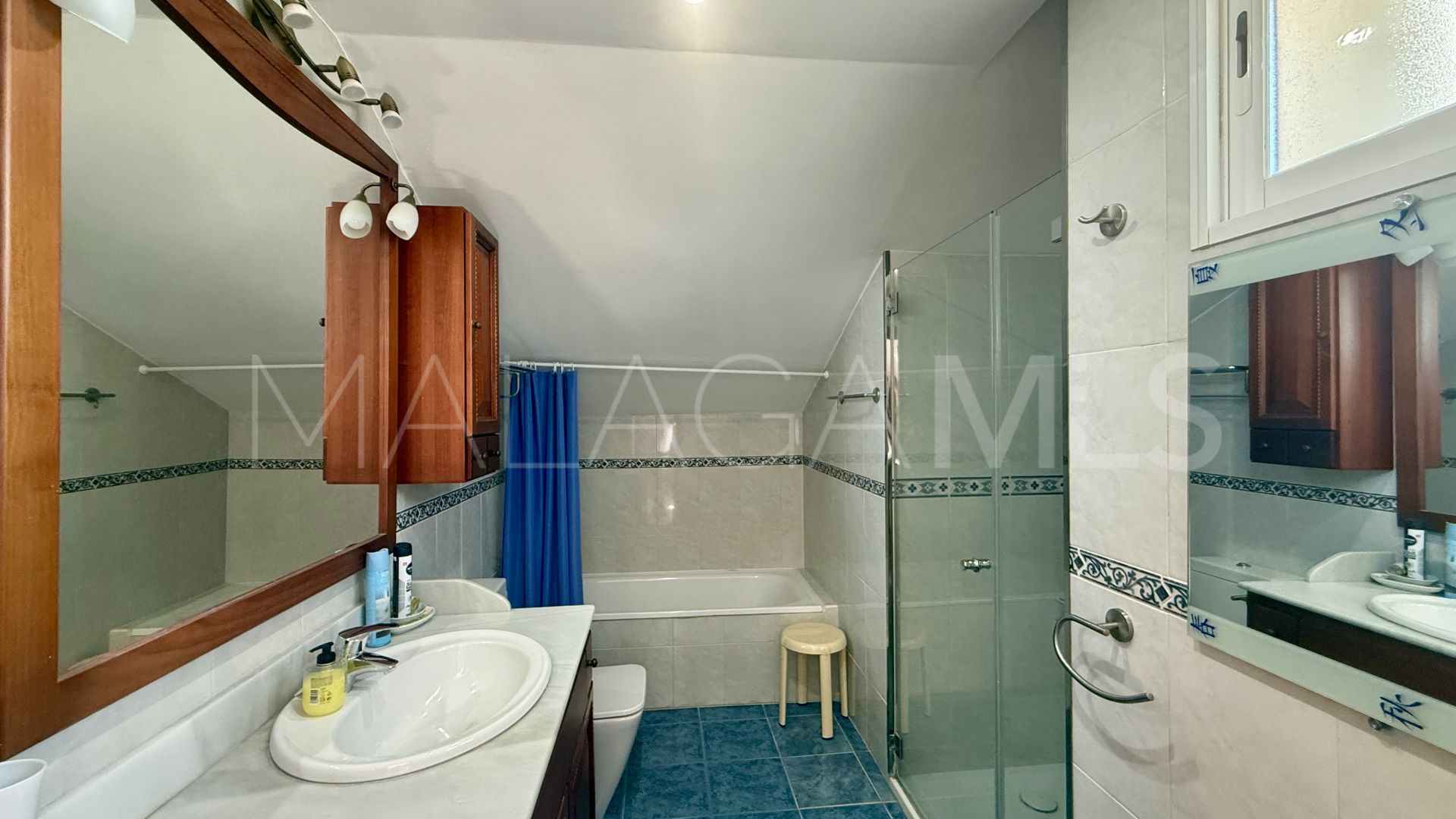 Duplex penthouse for sale in San Pedro de Alcantara with 3 bedrooms