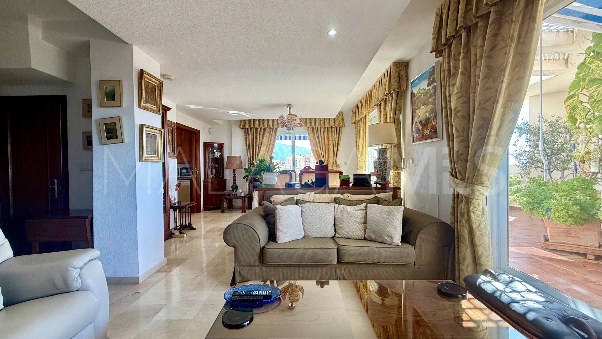 Duplex penthouse for sale in San Pedro de Alcantara with 3 bedrooms