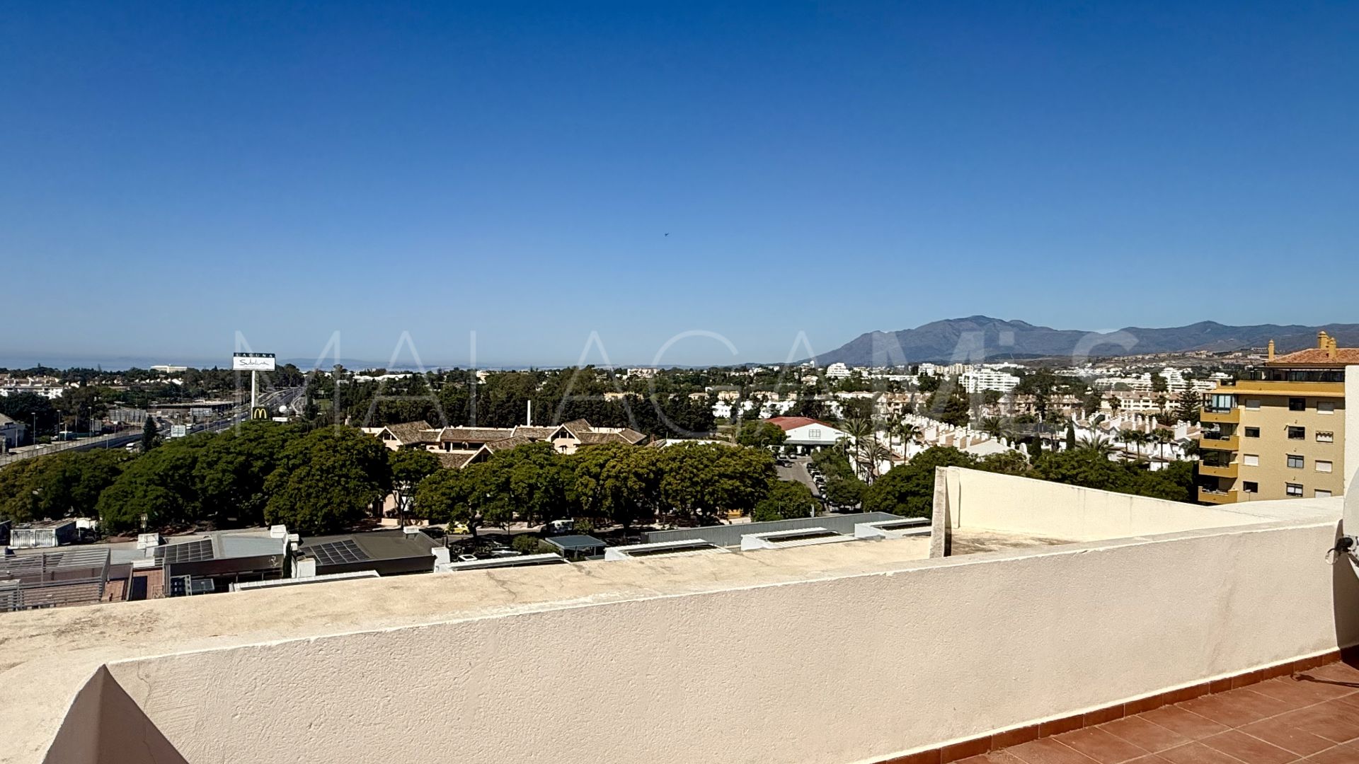 Duplex penthouse for sale in San Pedro de Alcantara with 3 bedrooms