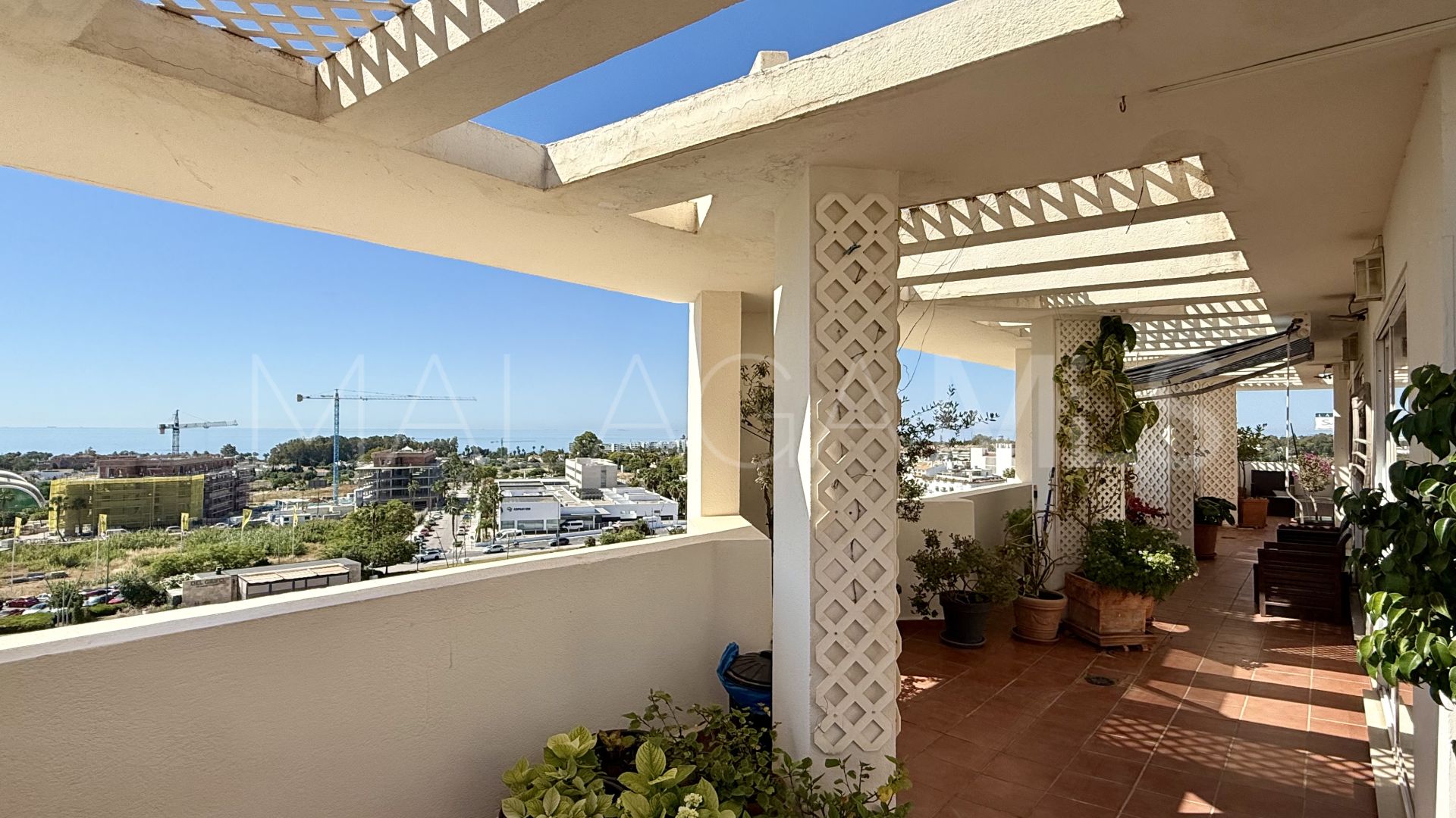 Duplex penthouse for sale in San Pedro de Alcantara with 3 bedrooms
