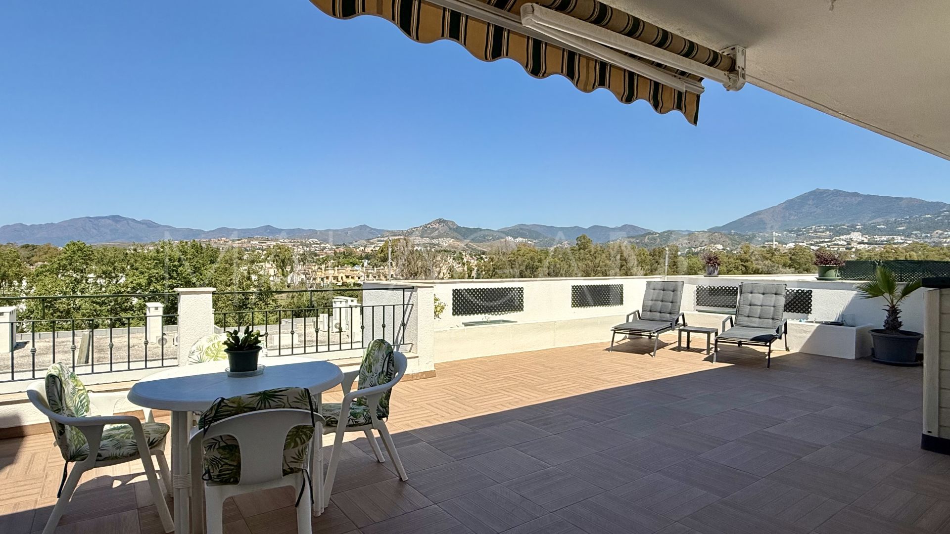 3 bedrooms penthouse in Guadalmina Alta for sale