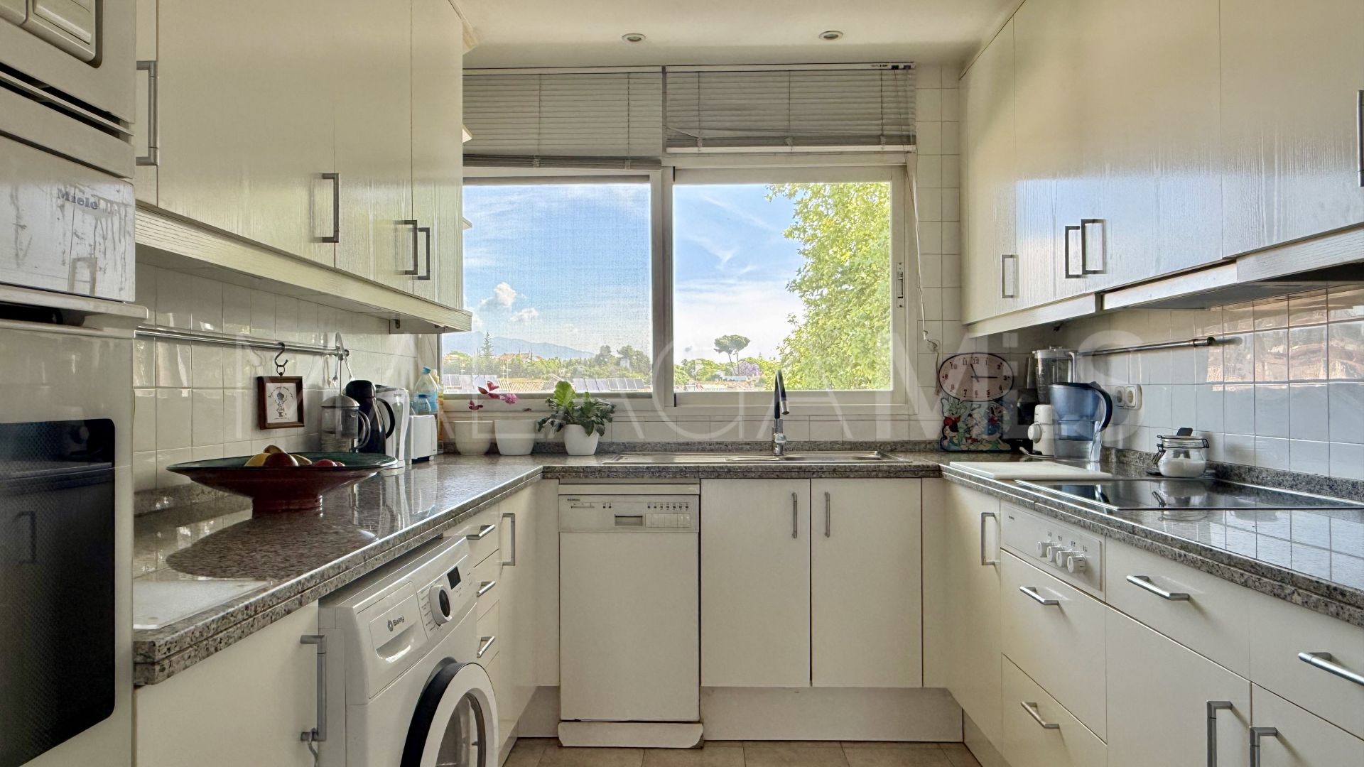 Apartamento a la venta with 2 bedrooms in Guadalmina Alta