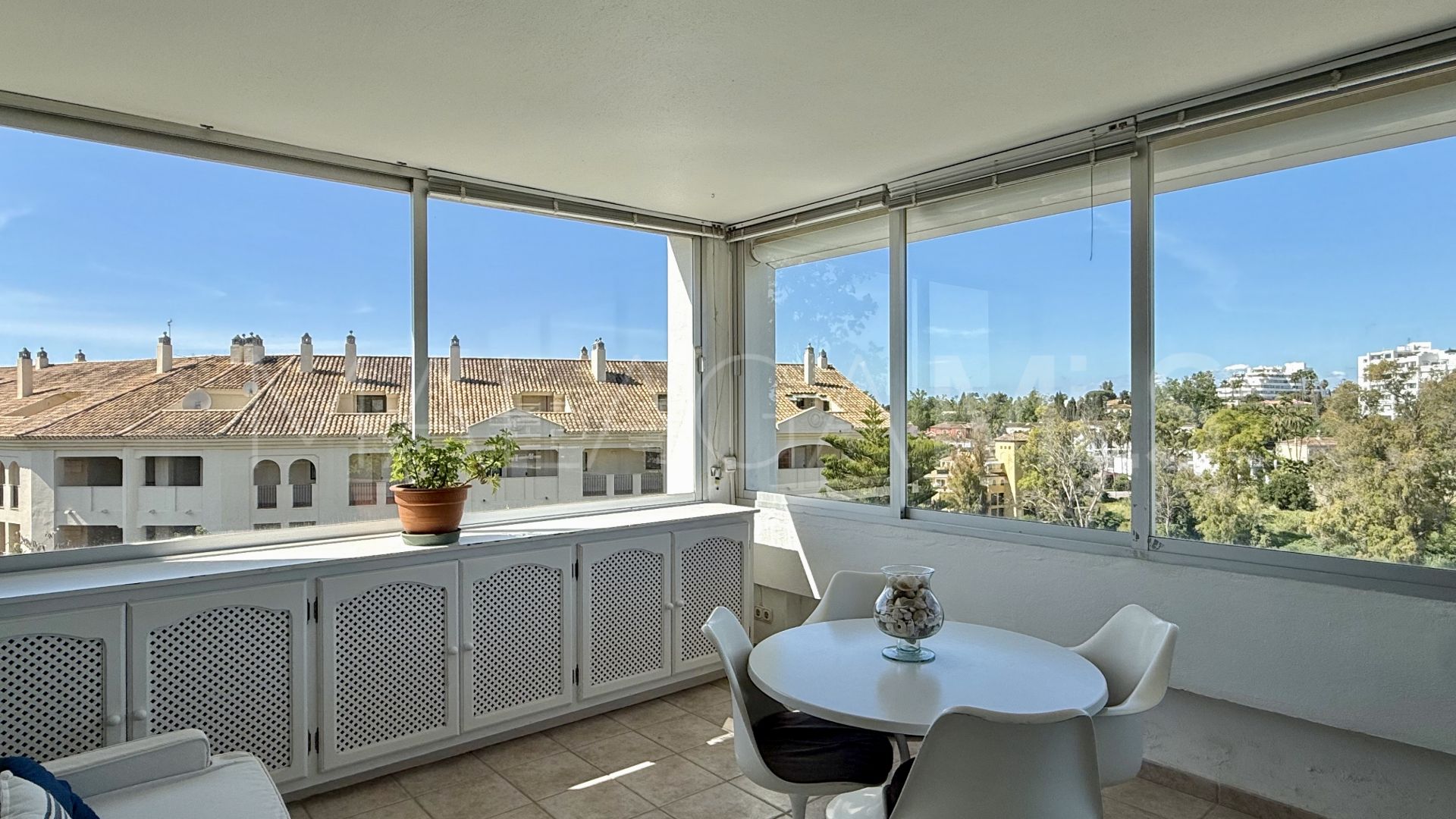 Apartamento a la venta with 2 bedrooms in Guadalmina Alta