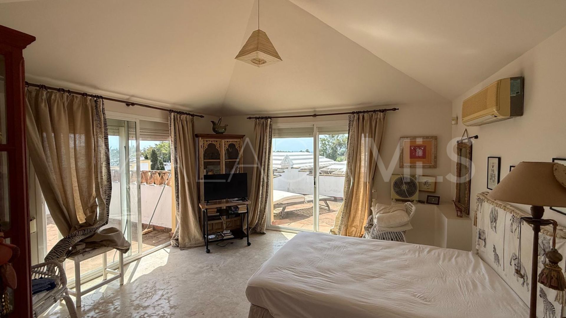 Zweistöckiges penthouse for sale in Guadalmina Alta