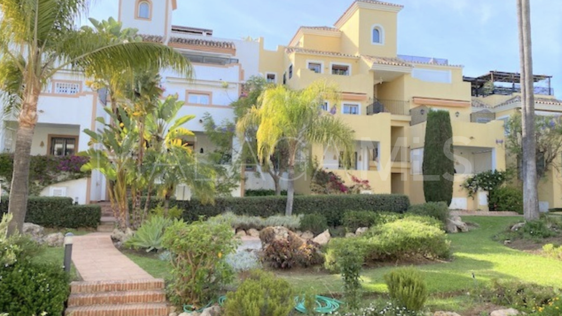 Zweistöckiges penthouse for sale in Guadalmina Alta