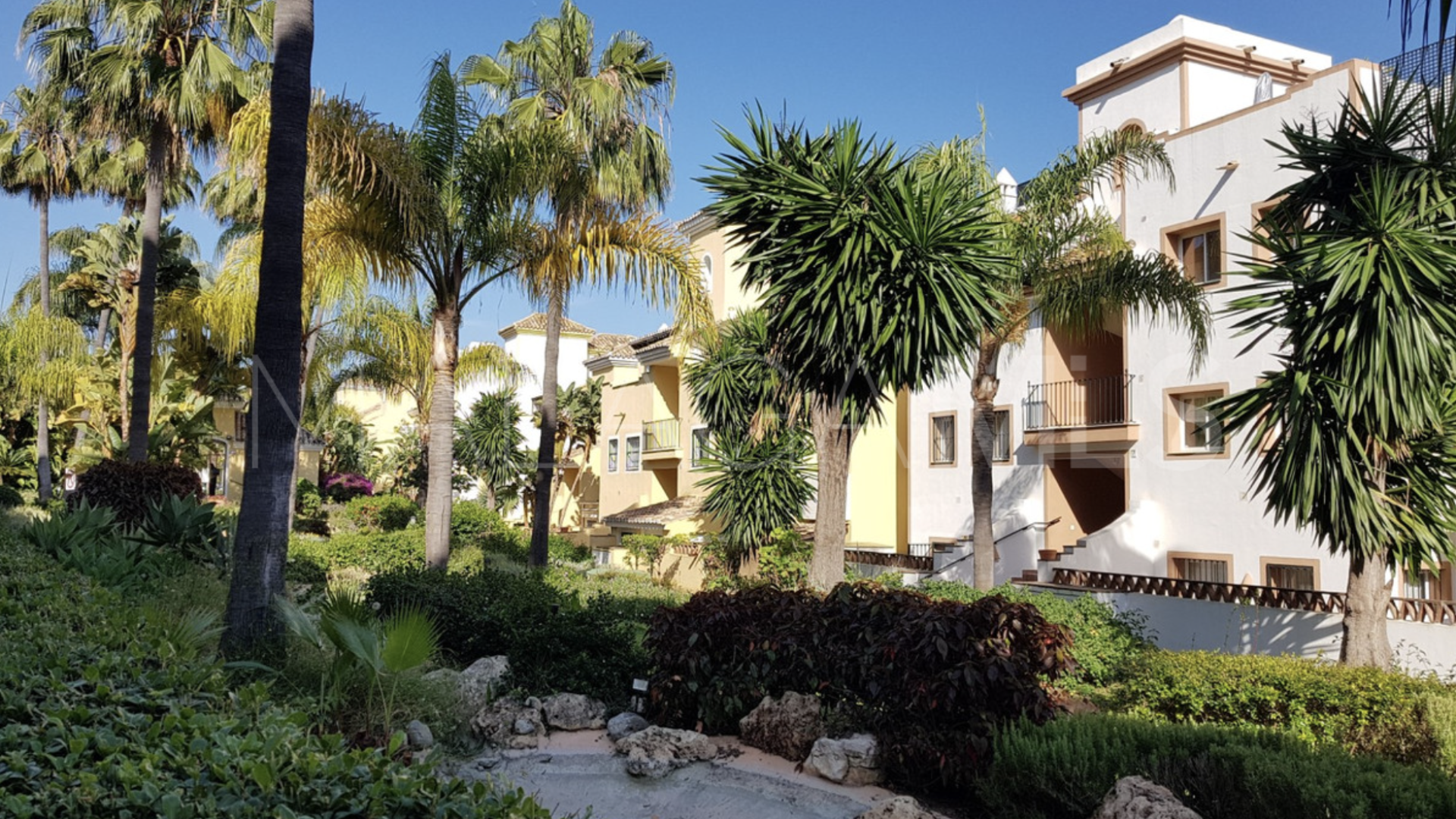 Zweistöckiges penthouse for sale in Guadalmina Alta