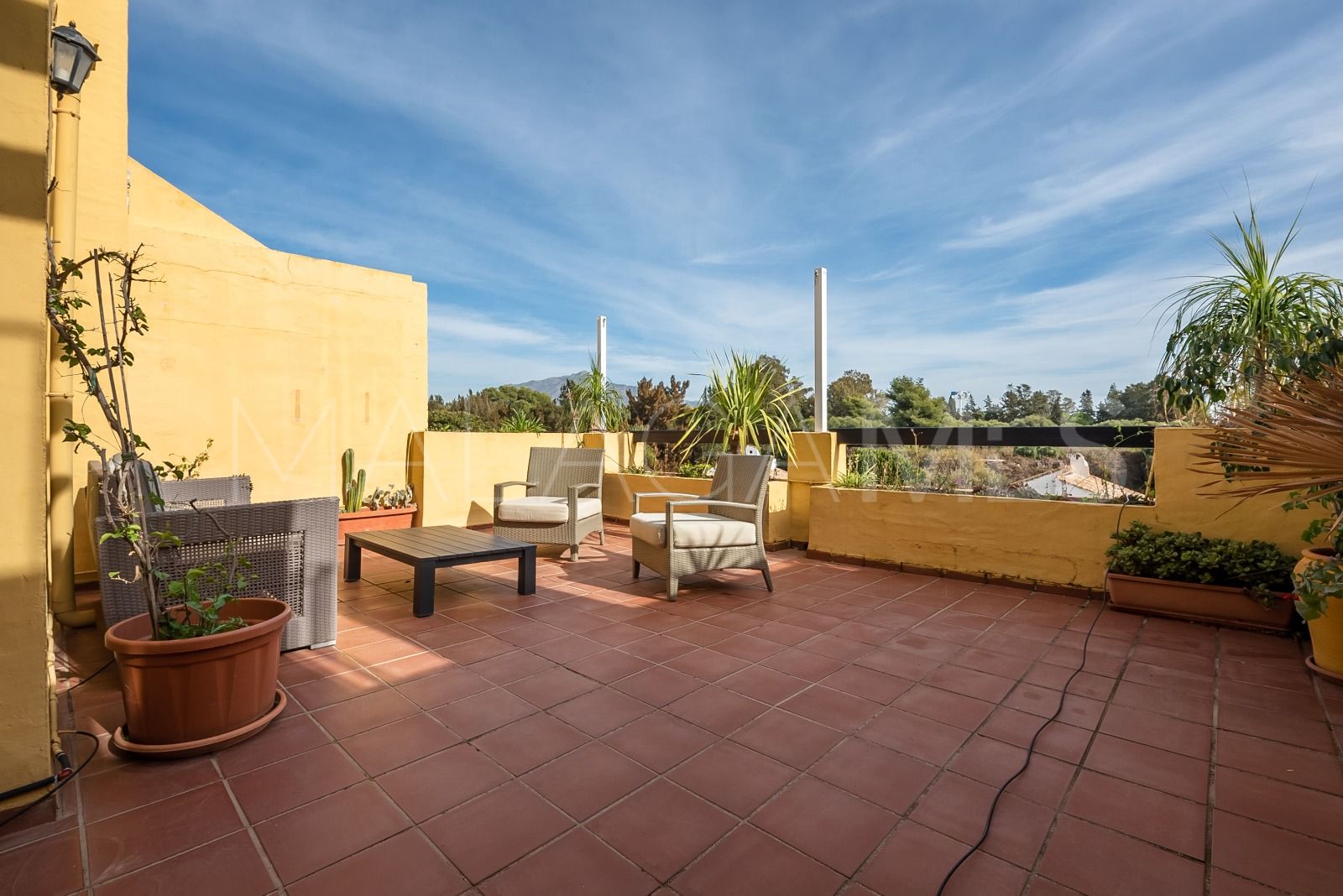 Zweistöckiges penthouse for sale in Guadalmina Alta