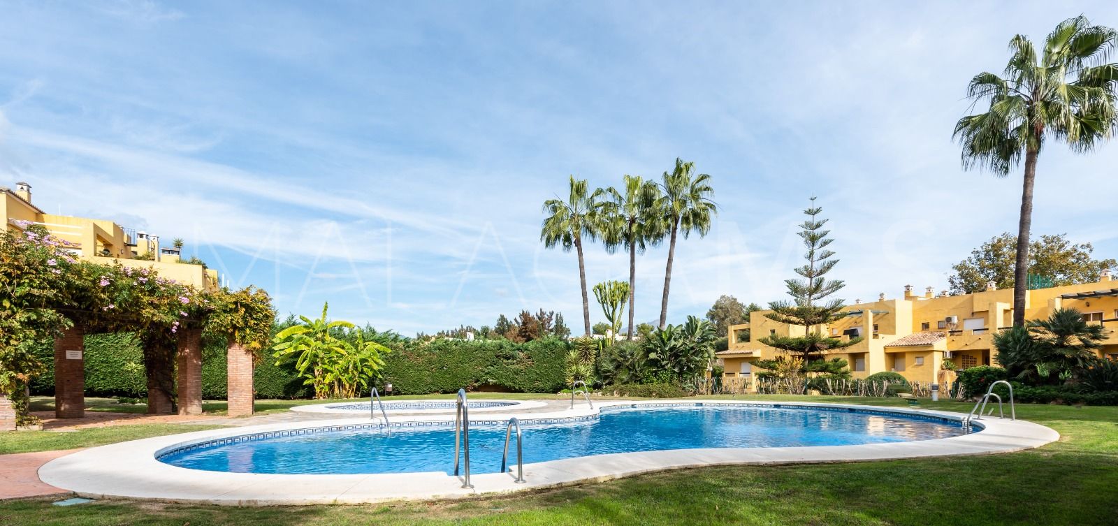 Zweistöckiges penthouse for sale in Guadalmina Alta
