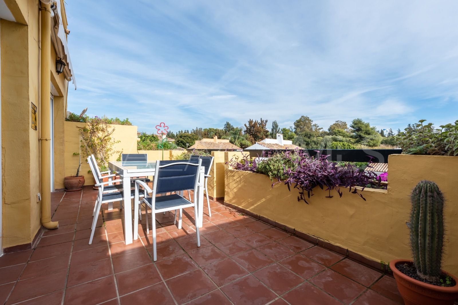 Zweistöckiges penthouse for sale in Guadalmina Alta