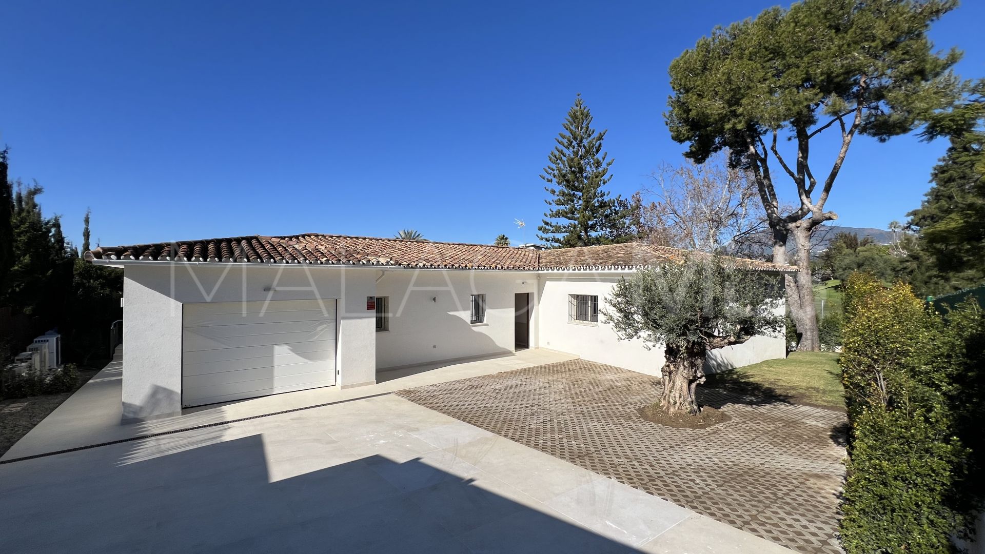 Villa for sale in Guadalmina Alta