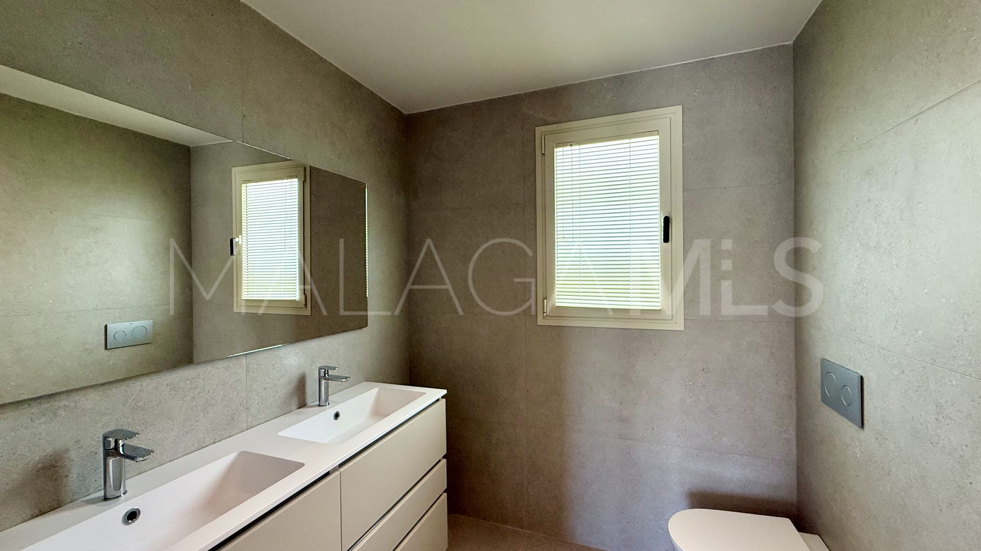 Villa for sale in Guadalmina Alta