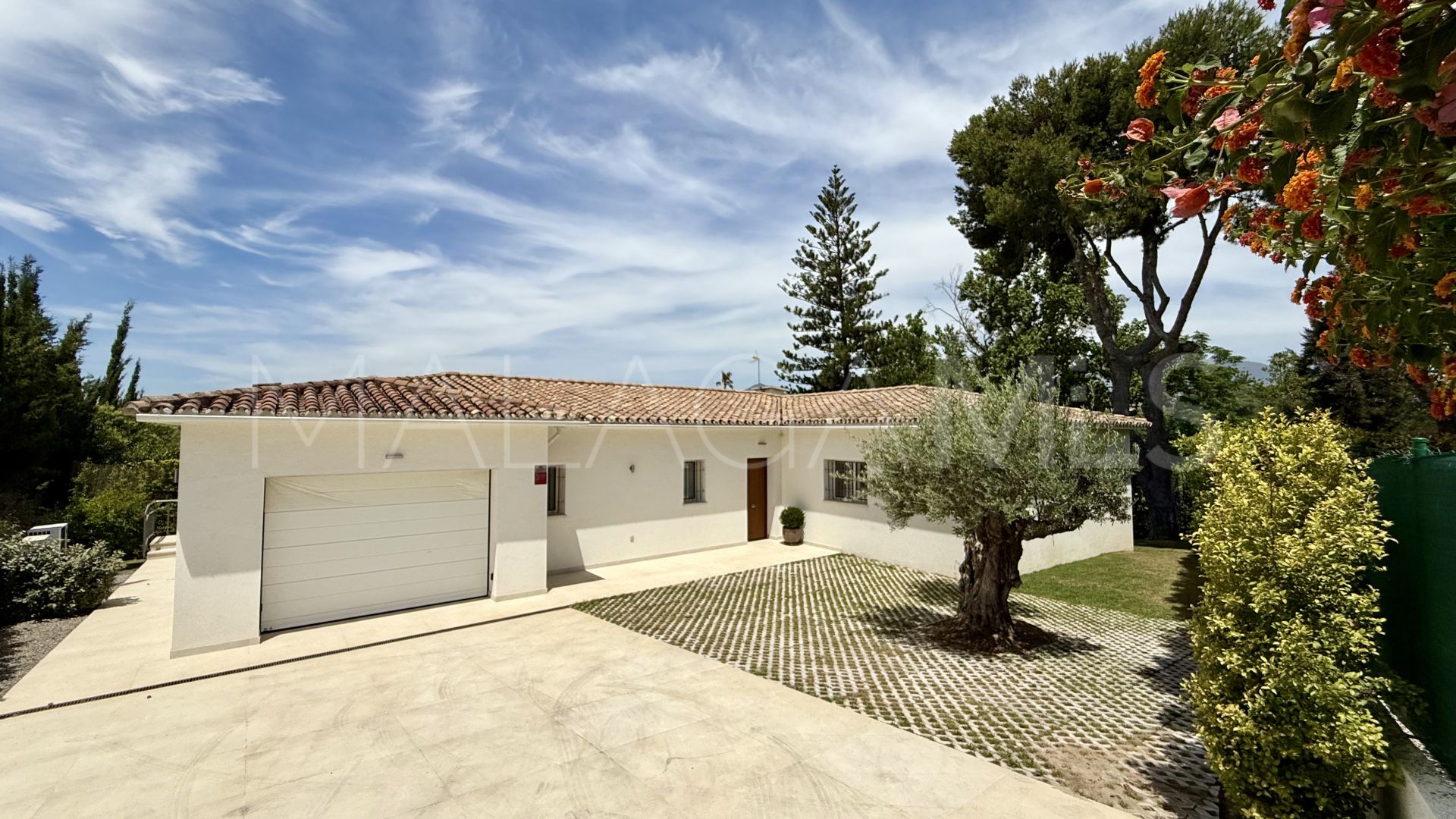 Villa for sale in Guadalmina Alta