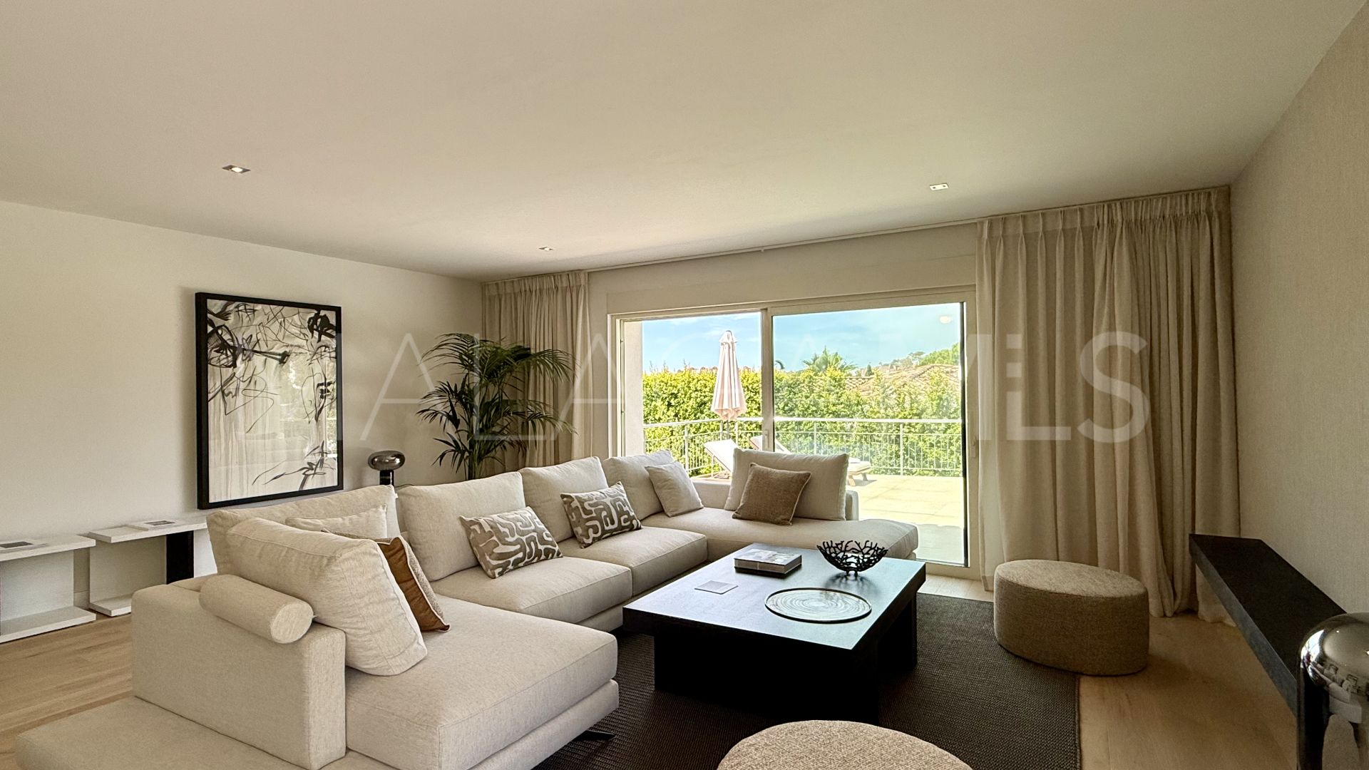 Villa for sale in Guadalmina Alta