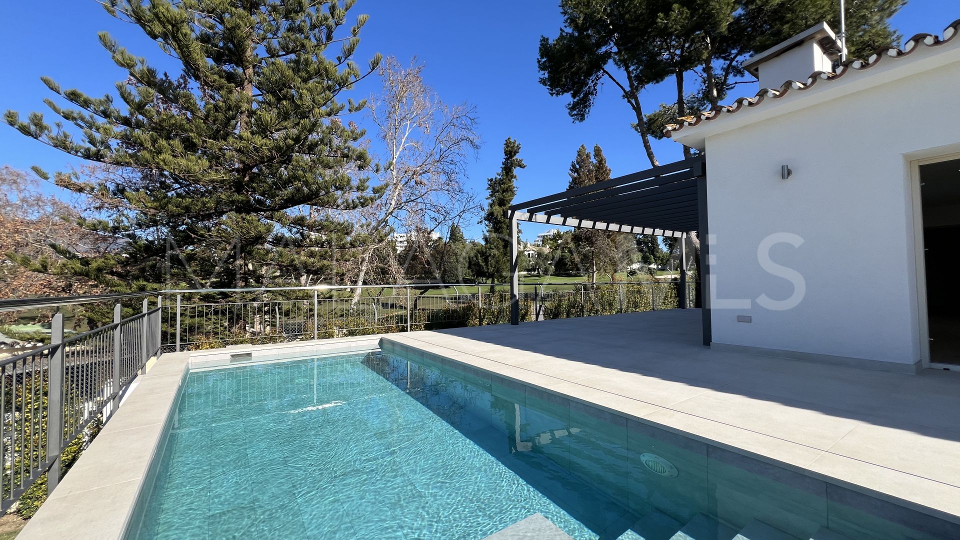 Villa for sale in Guadalmina Alta