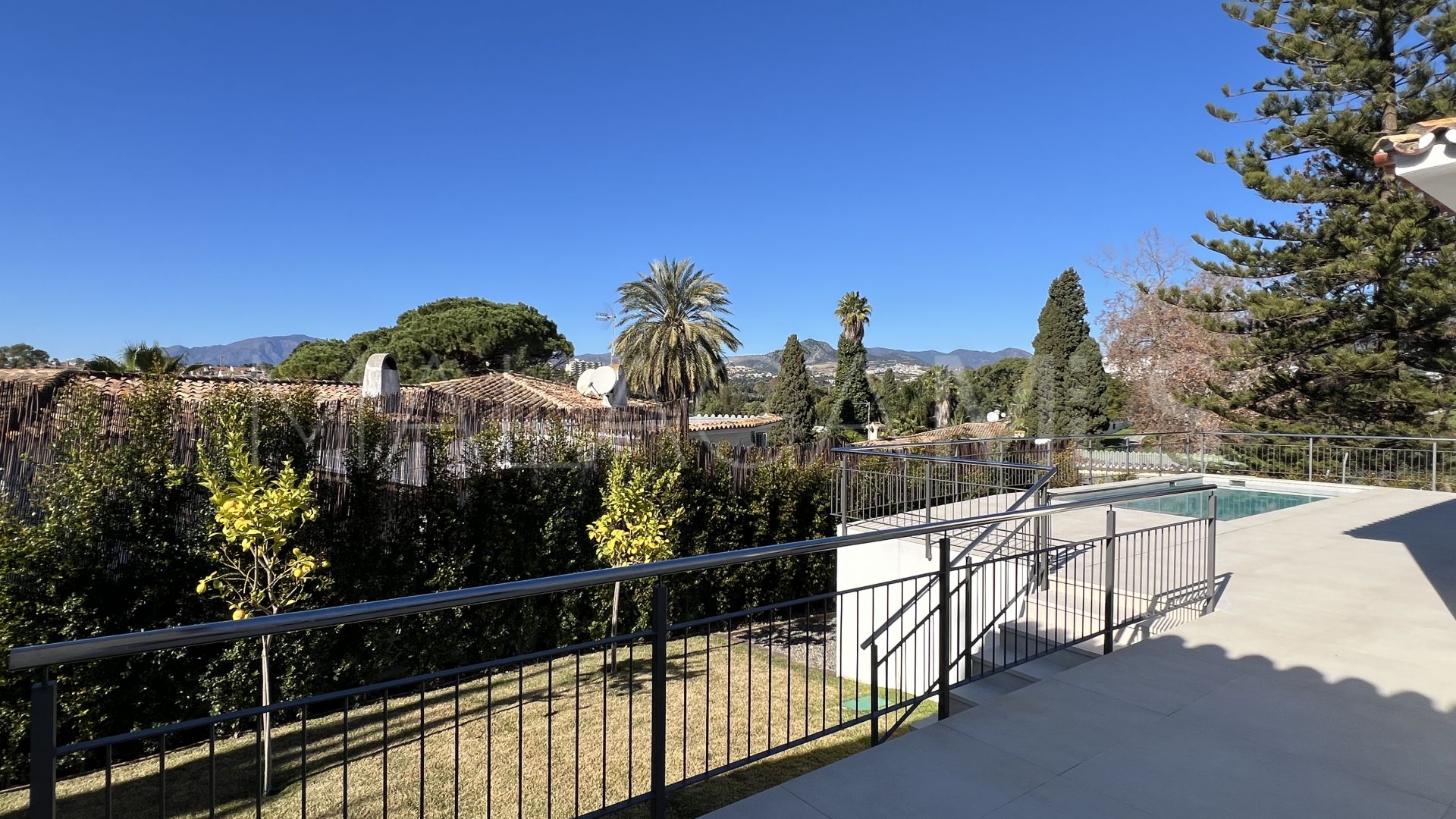 Villa for sale in Guadalmina Alta