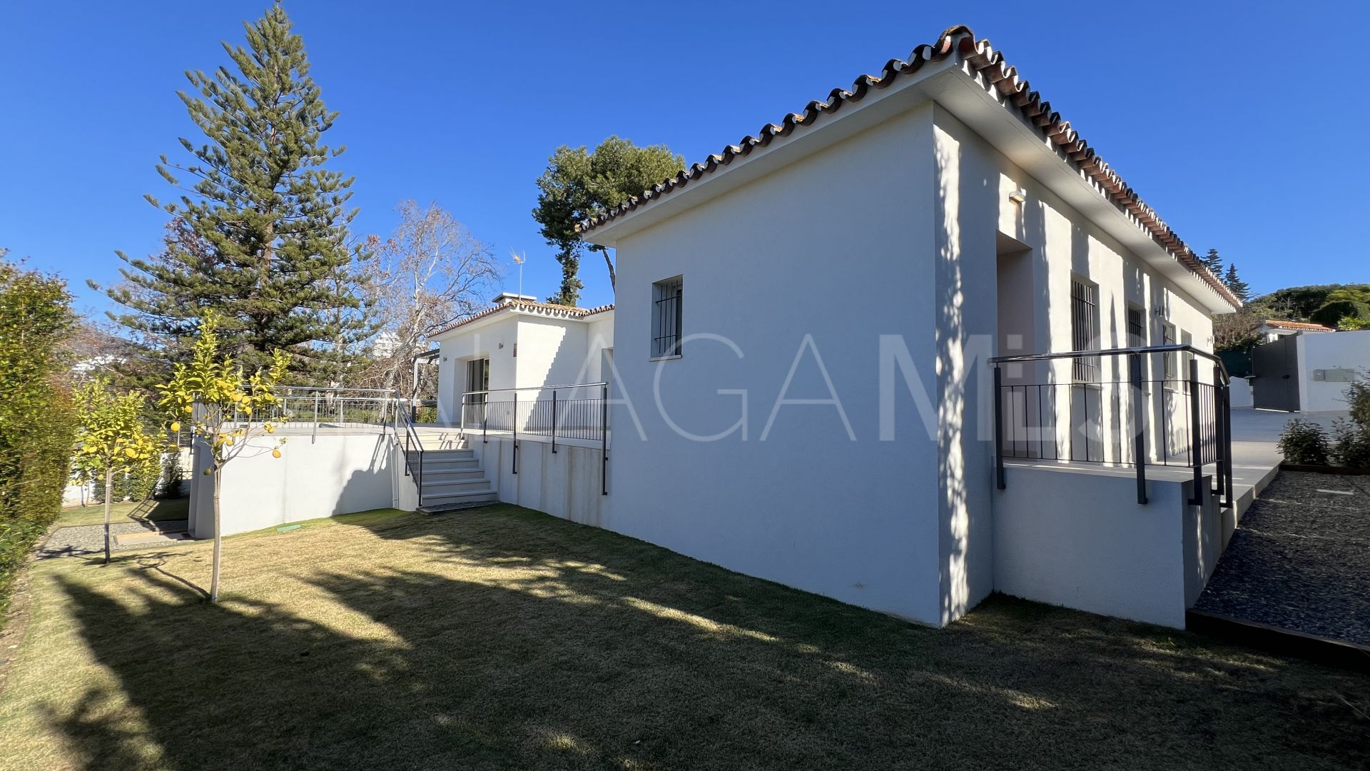 Villa for sale in Guadalmina Alta