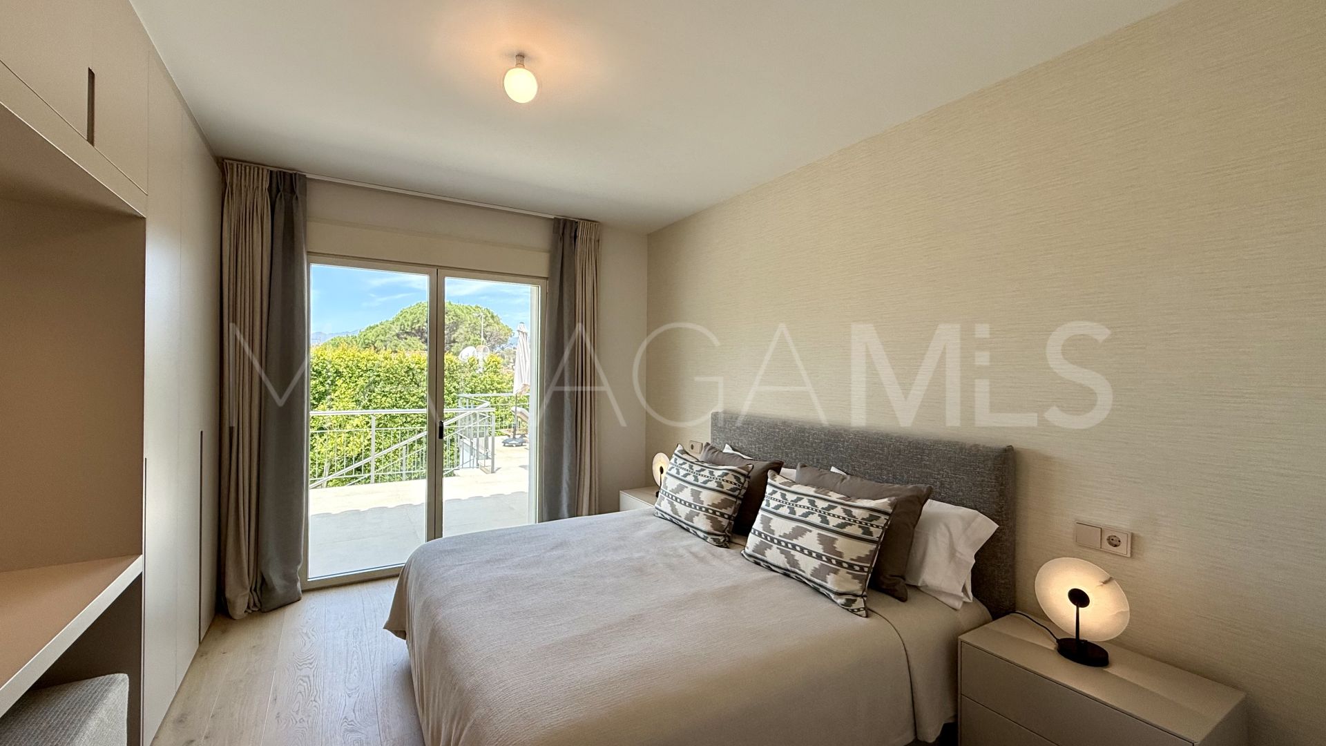 Villa for sale in Guadalmina Alta