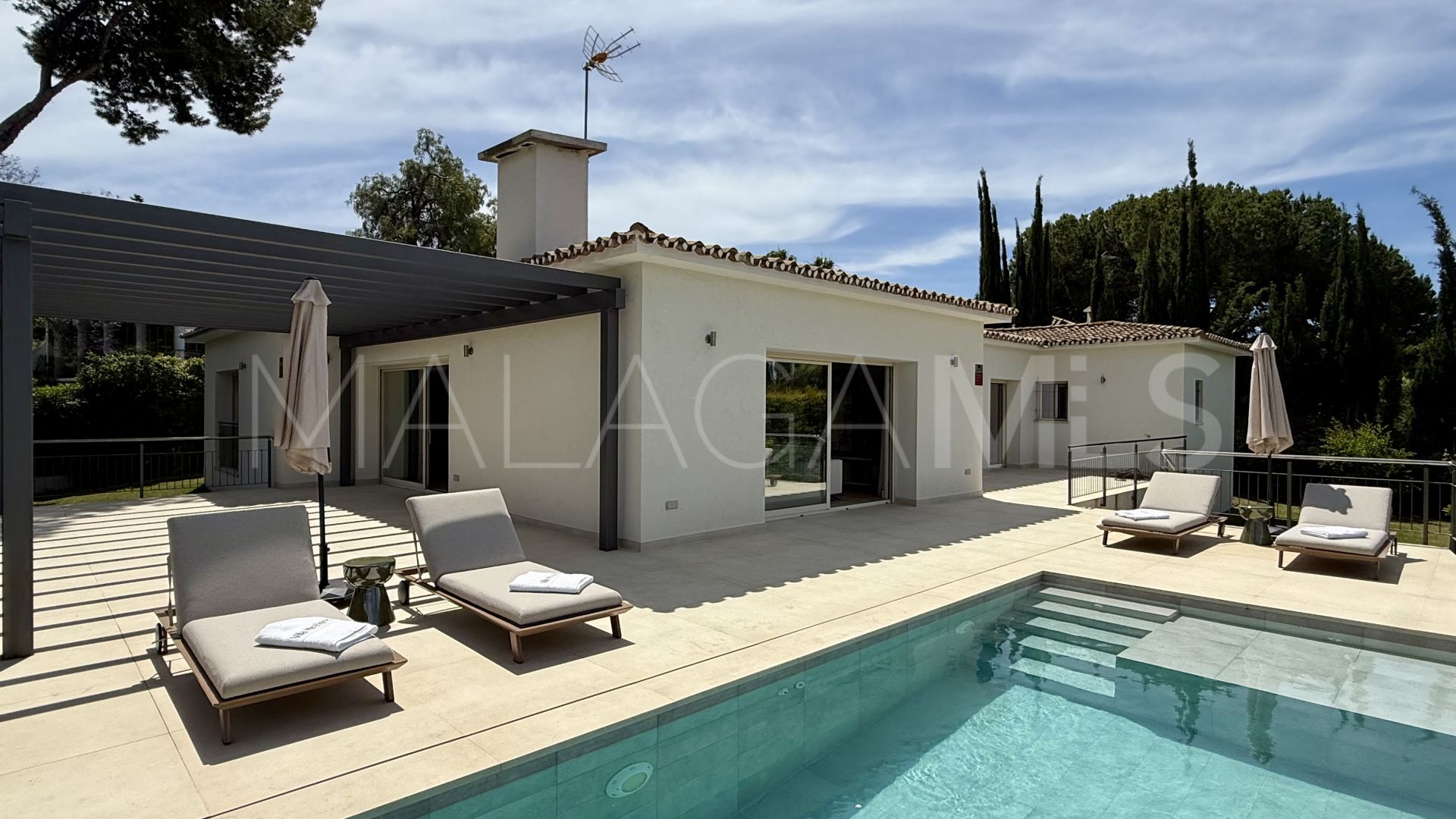 Villa for sale in Guadalmina Alta