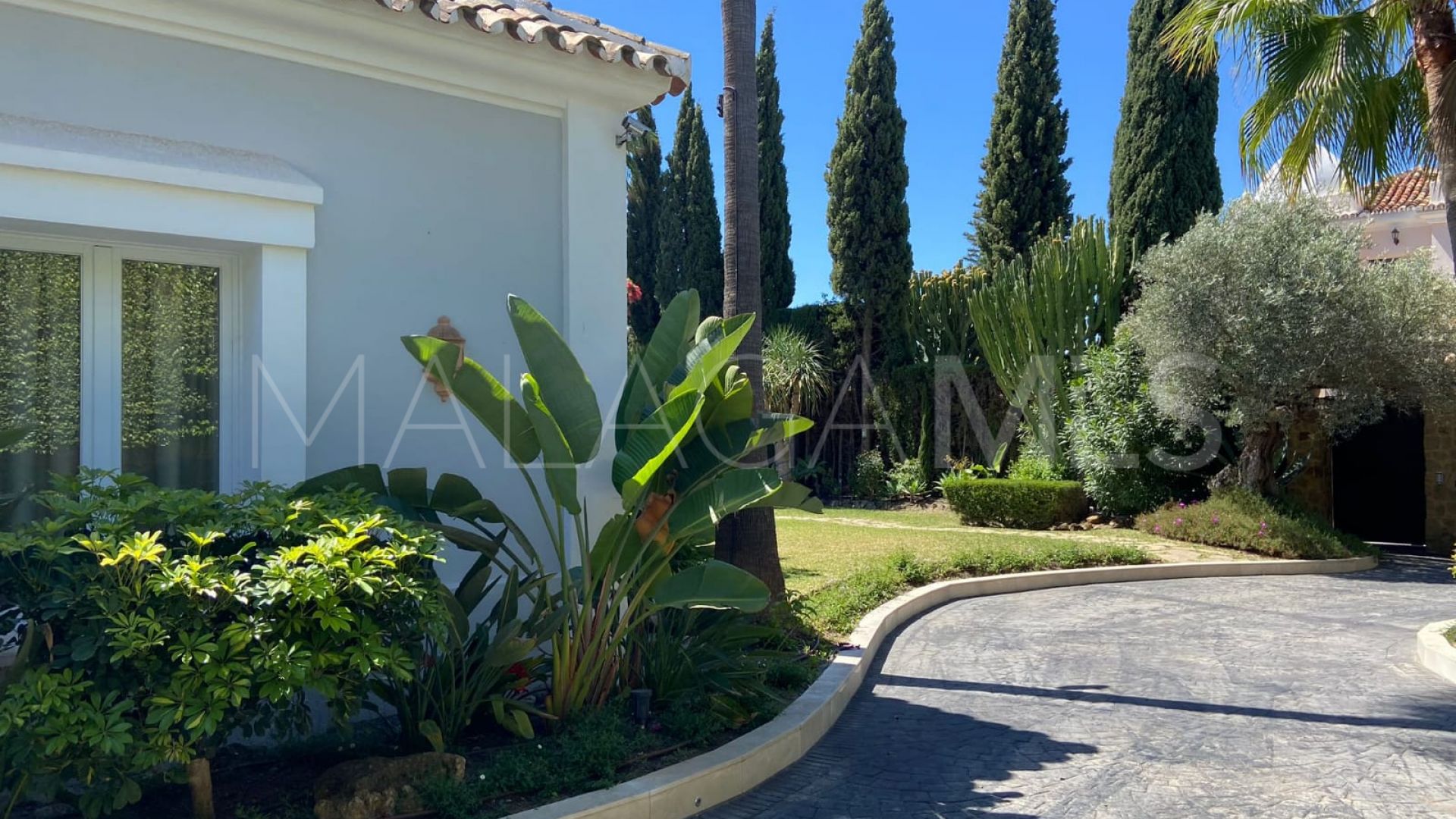 Villa for sale in Paraiso Medio