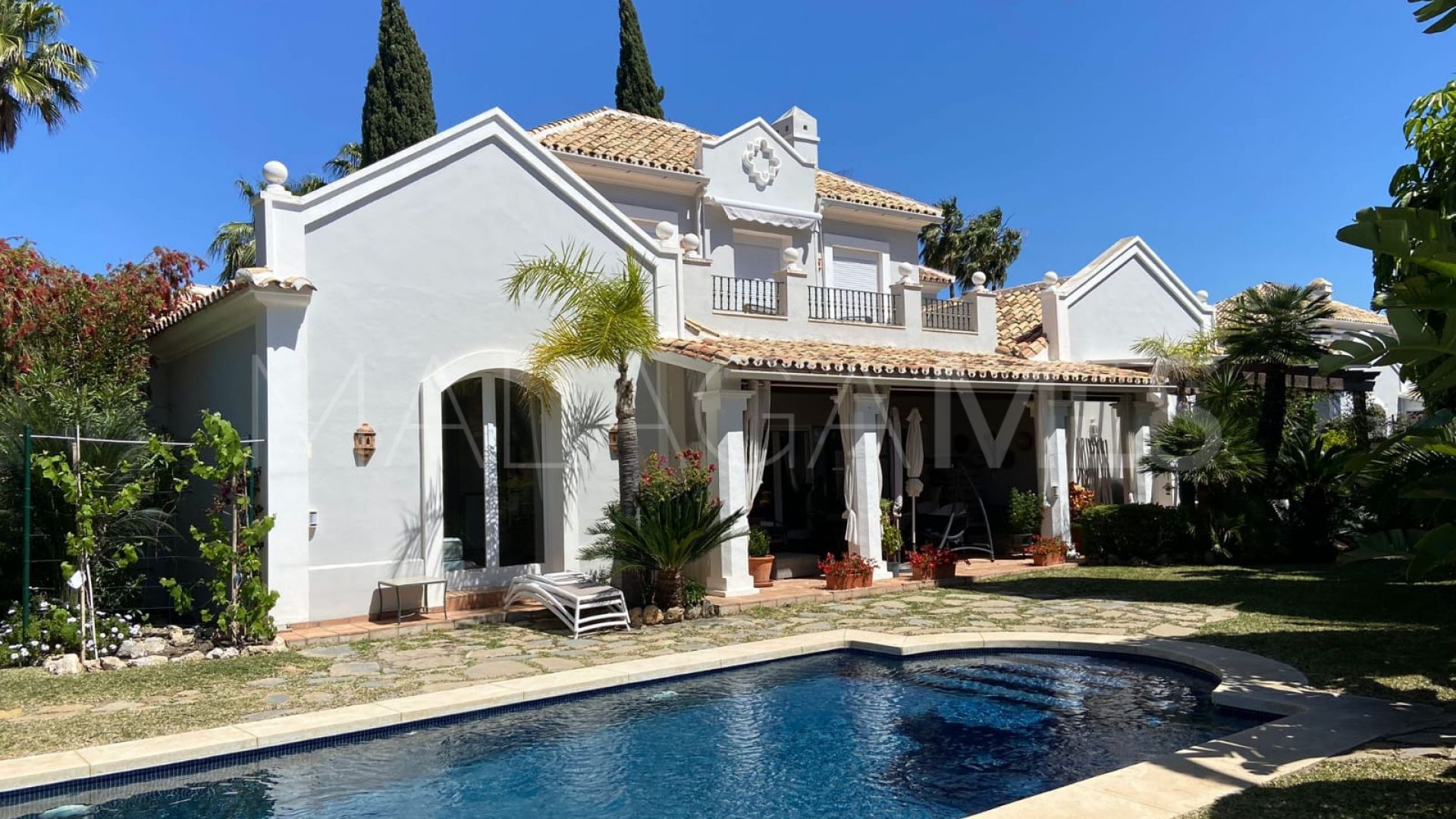 Villa for sale in Paraiso Medio