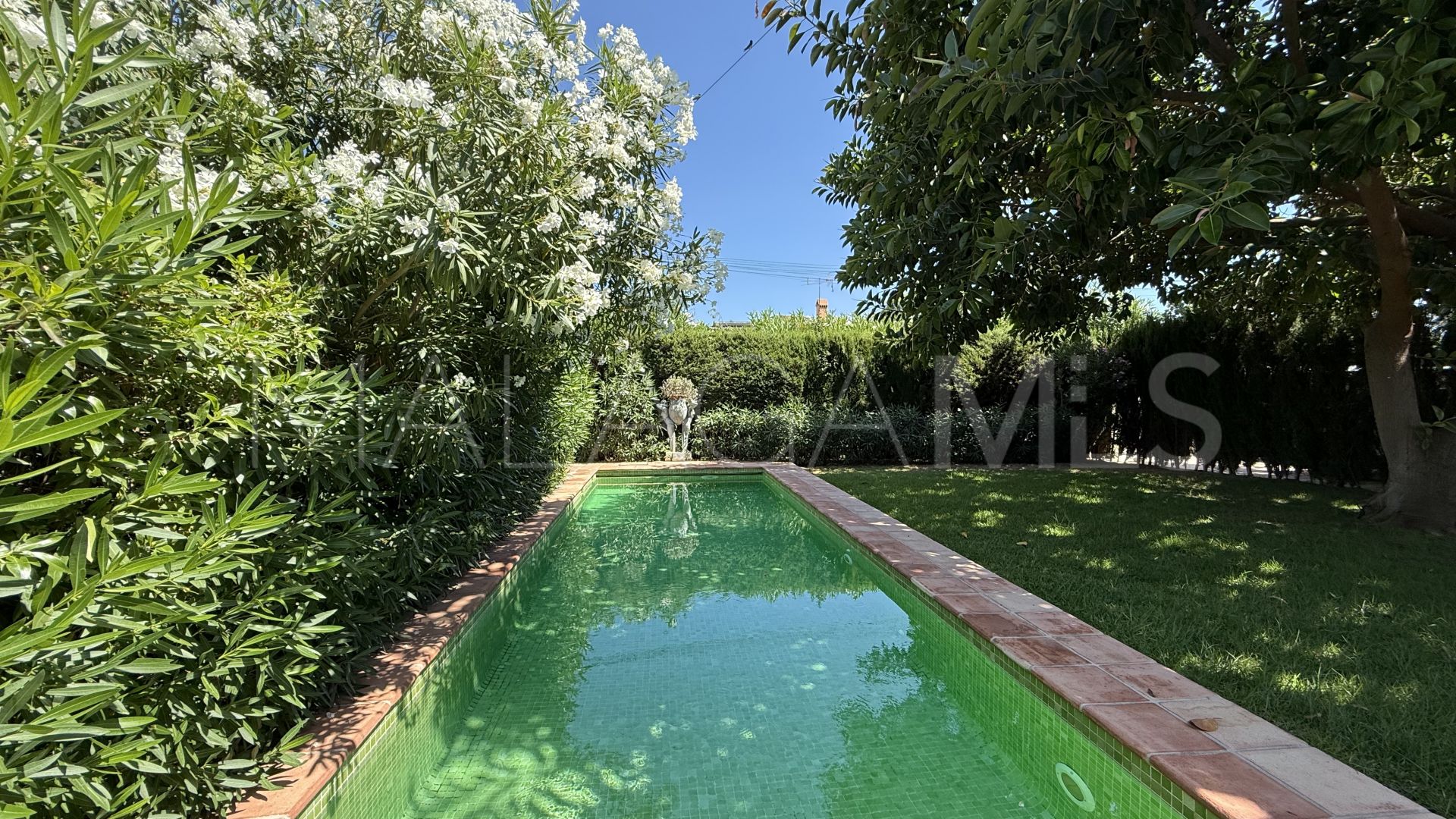 Villa for sale in Linda Vista Baja with 3 bedrooms