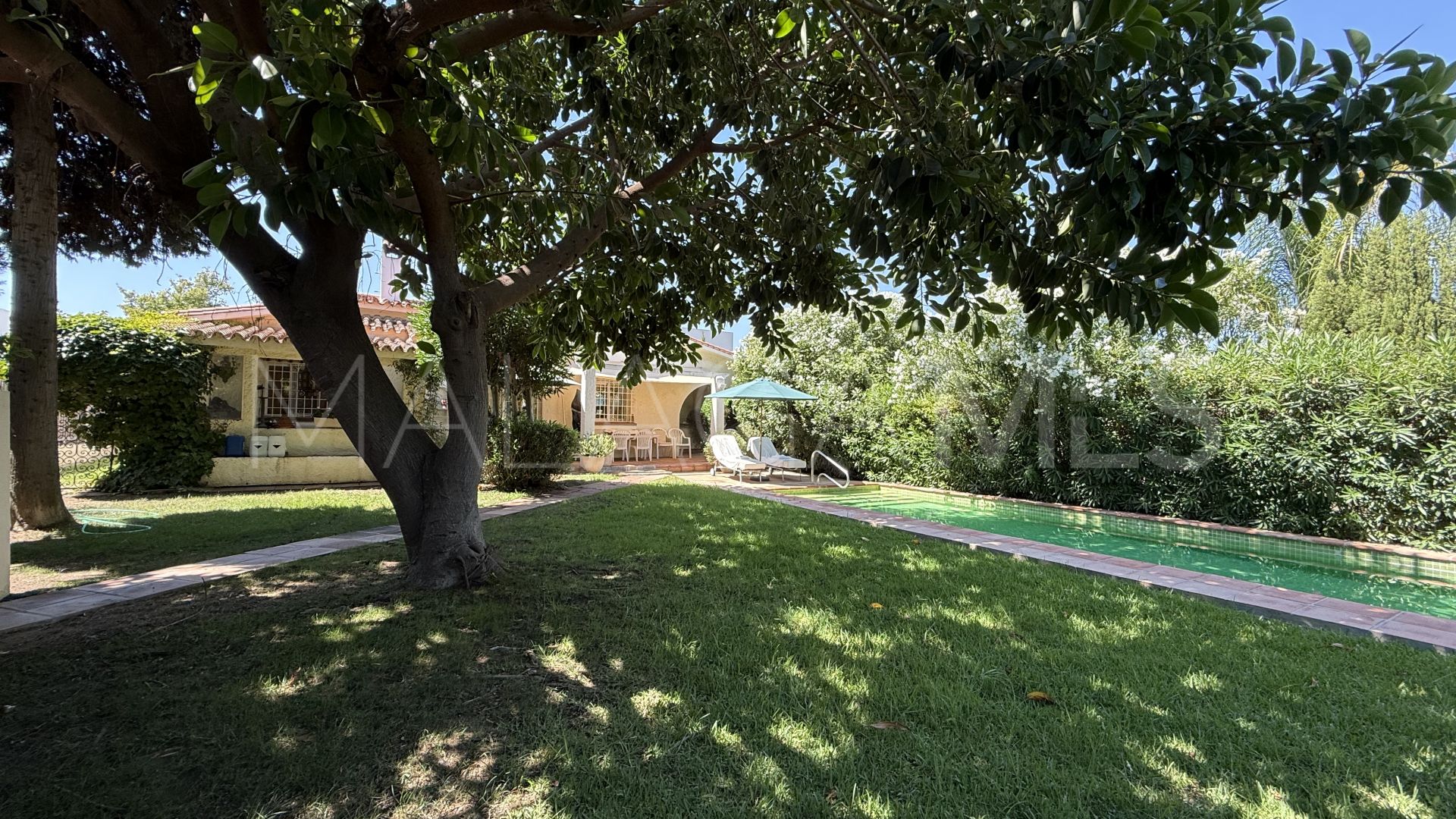 Villa for sale in Linda Vista Baja with 3 bedrooms