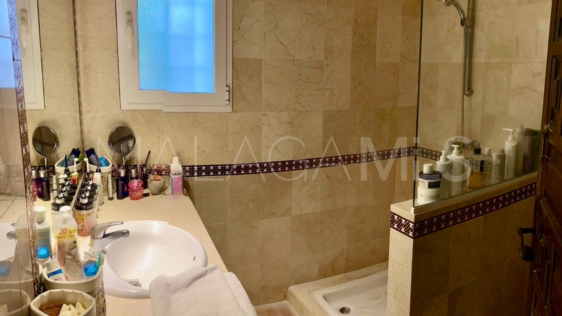 Villa for sale in Linda Vista Baja with 3 bedrooms