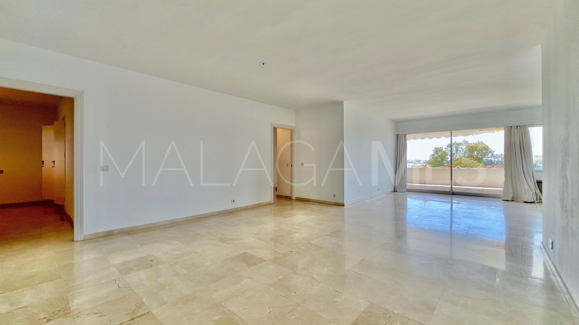 For sale apartment with 3 bedrooms in Guadalmina Alta