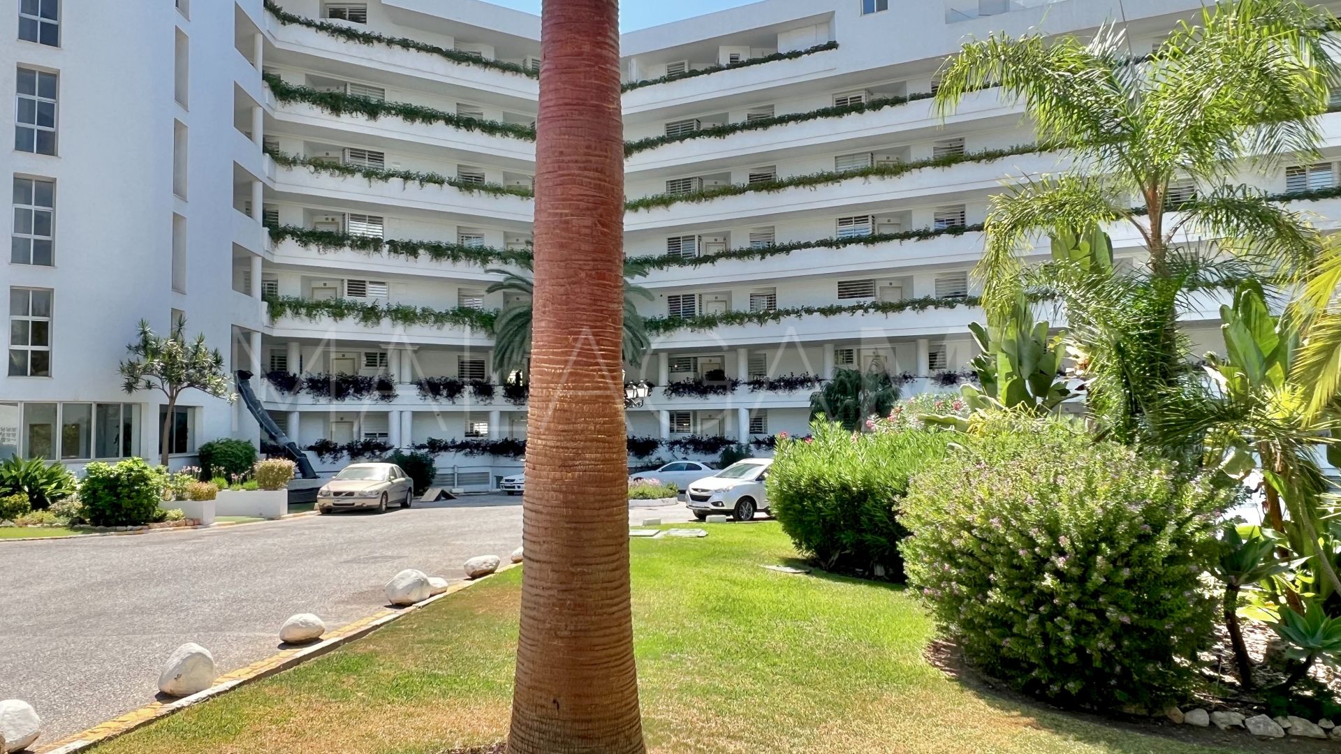 For sale apartment with 3 bedrooms in Guadalmina Alta