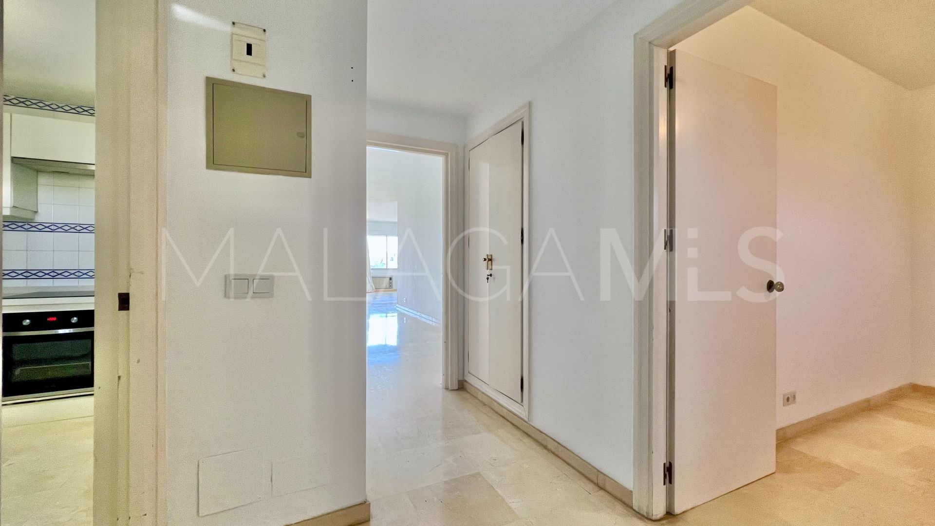 For sale apartment with 3 bedrooms in Guadalmina Alta