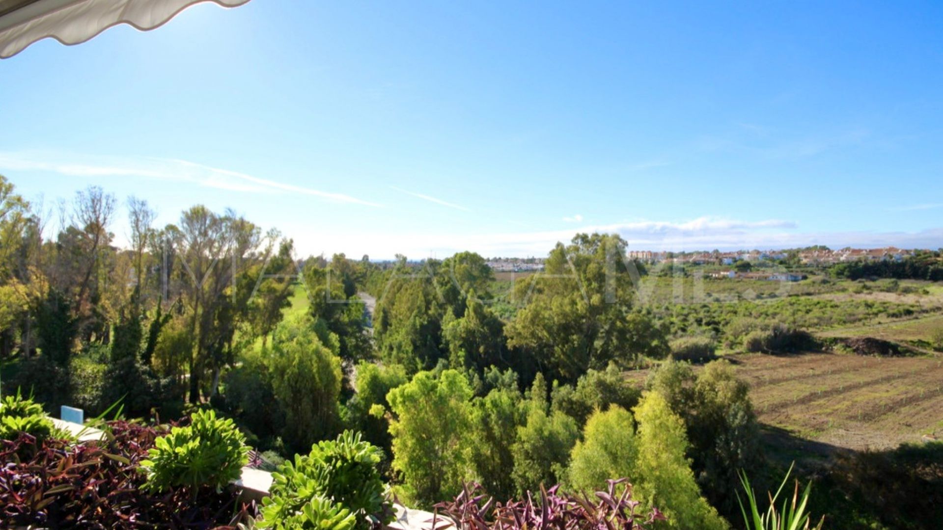 For sale apartment with 3 bedrooms in Guadalmina Alta