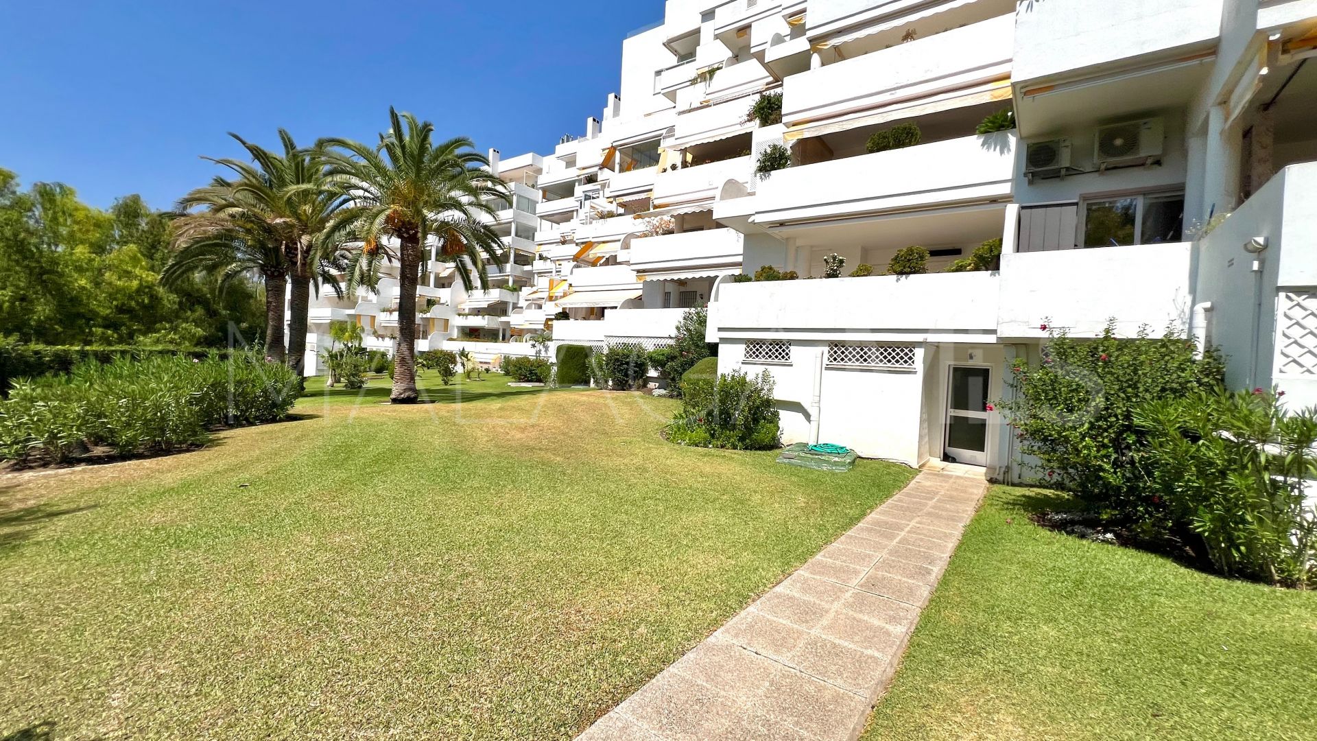 For sale apartment with 3 bedrooms in Guadalmina Alta