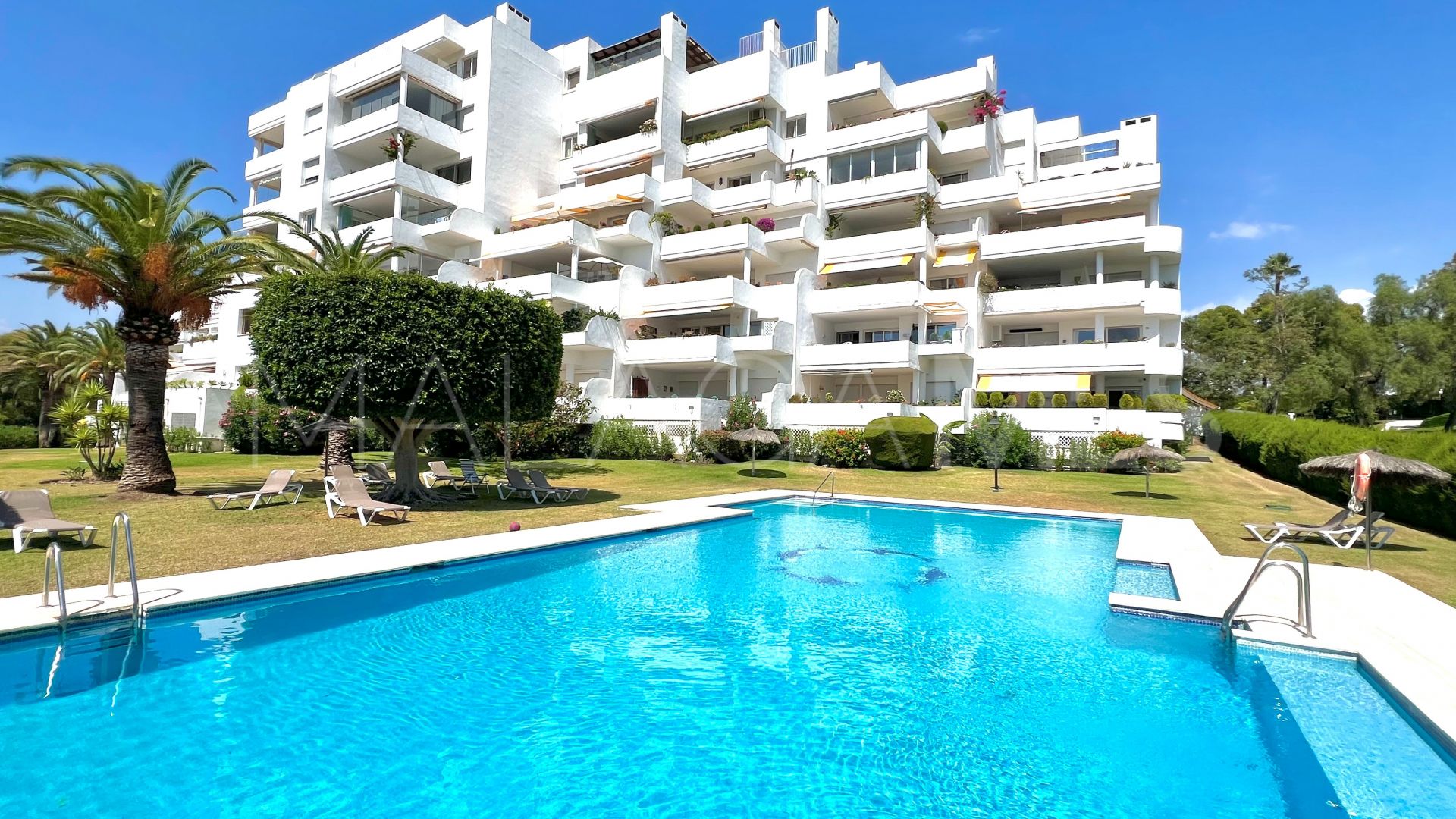 For sale apartment with 3 bedrooms in Guadalmina Alta