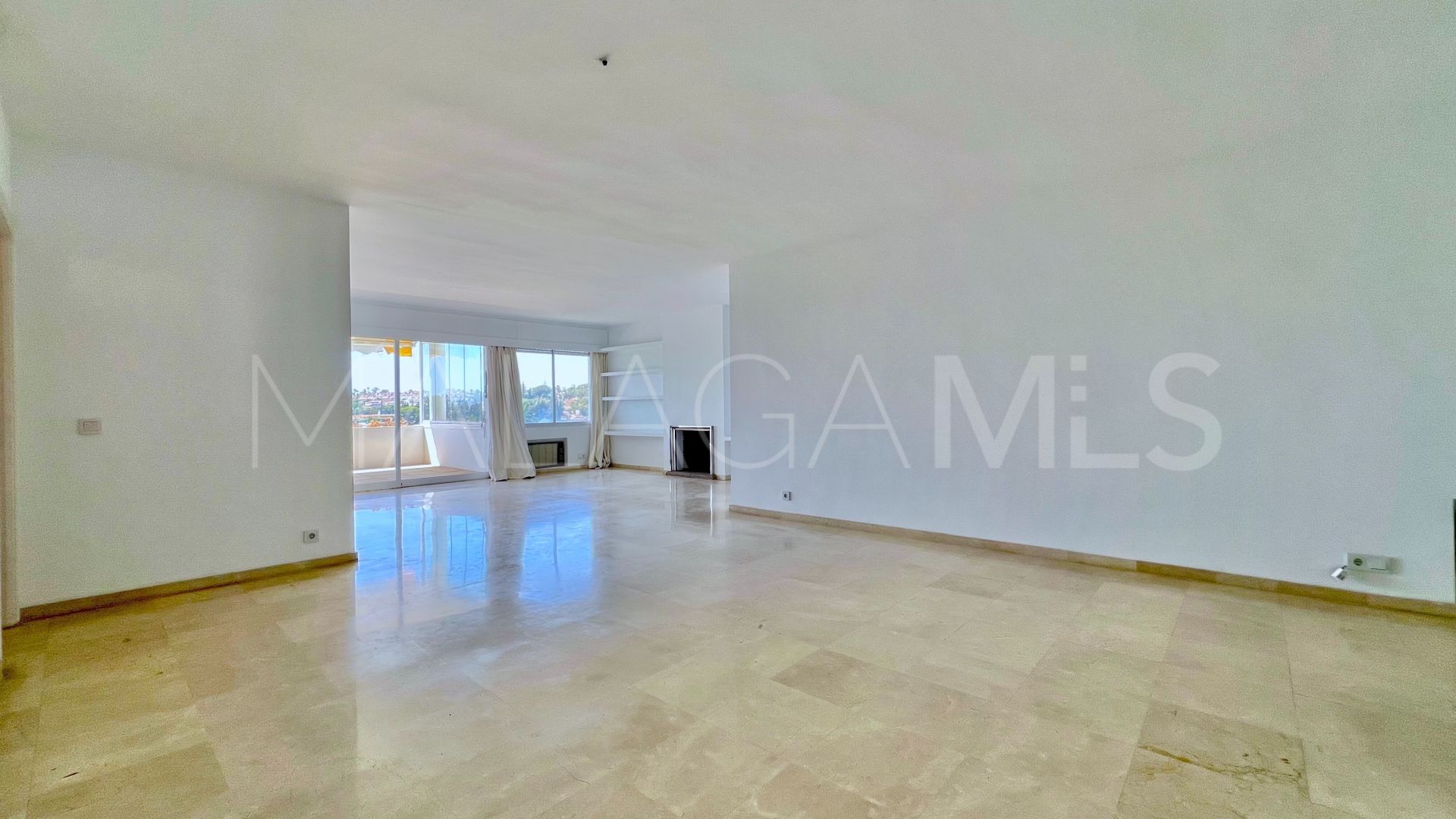 For sale apartment with 3 bedrooms in Guadalmina Alta