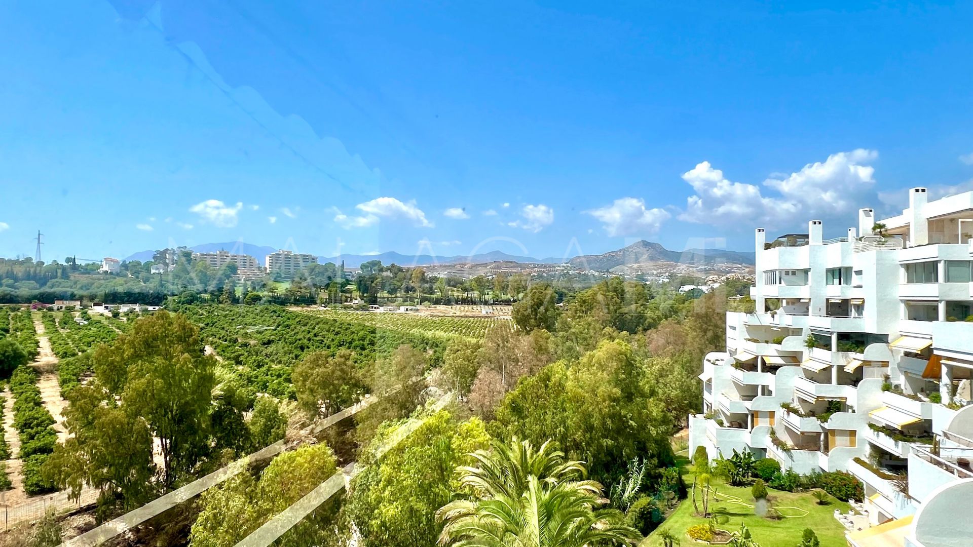 For sale apartment with 3 bedrooms in Guadalmina Alta